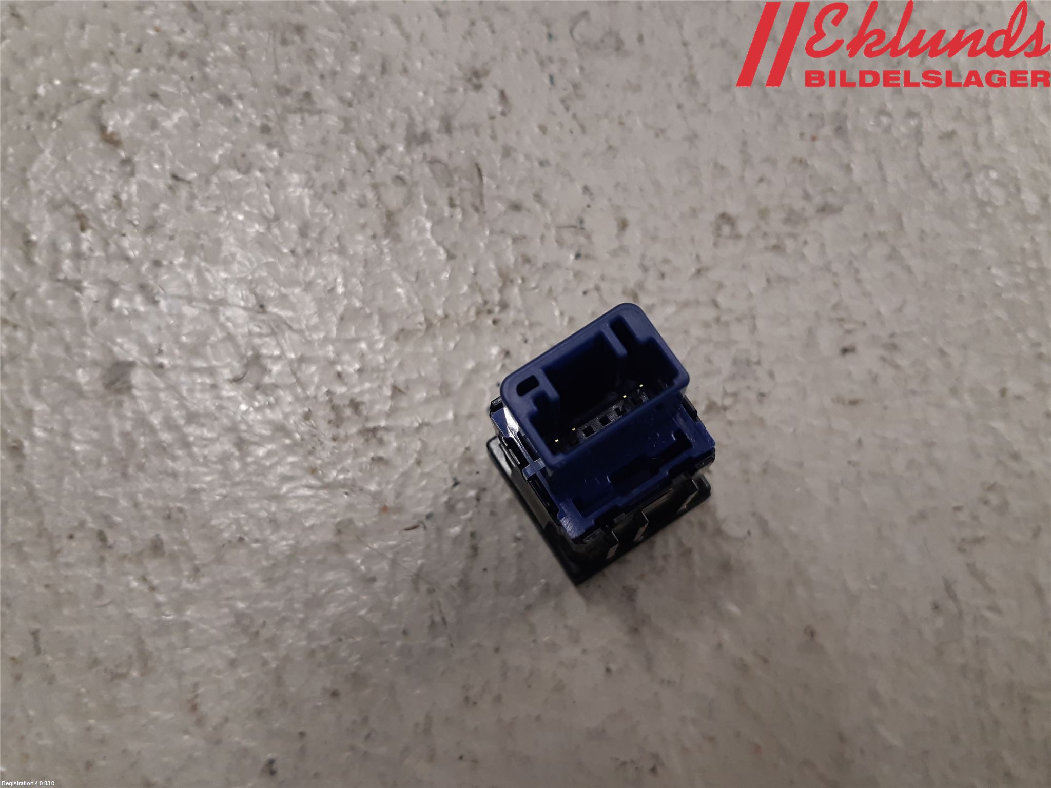 Toyota COROLLA 19- Strömställare Baklucka