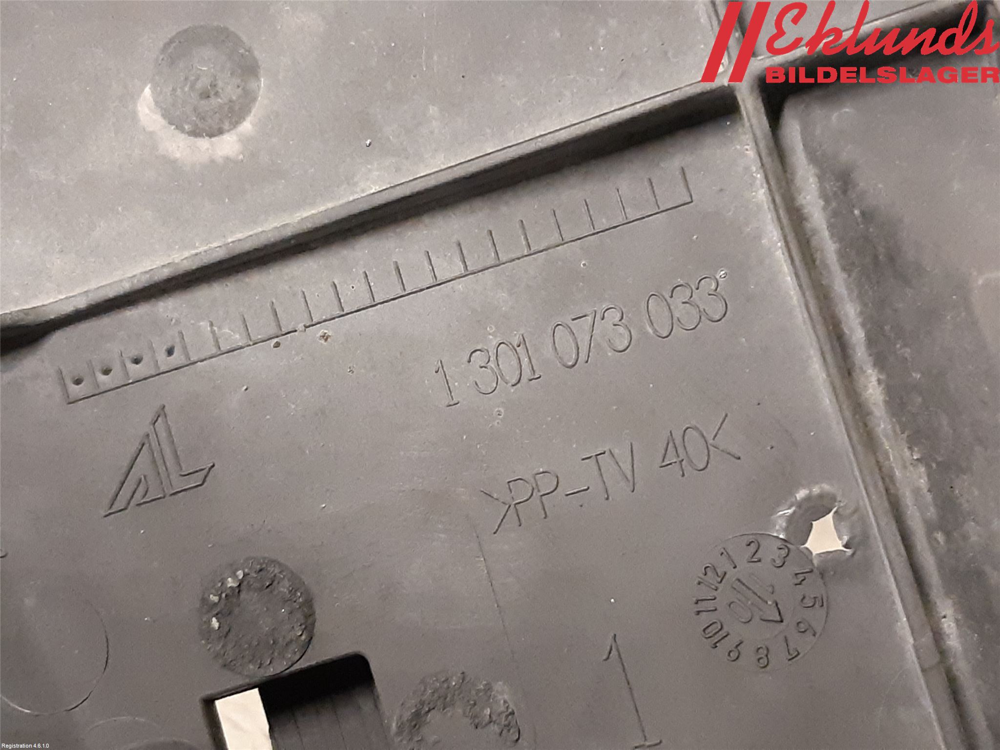 Audi A4/S4 08-11 Strålkast Fästsarg