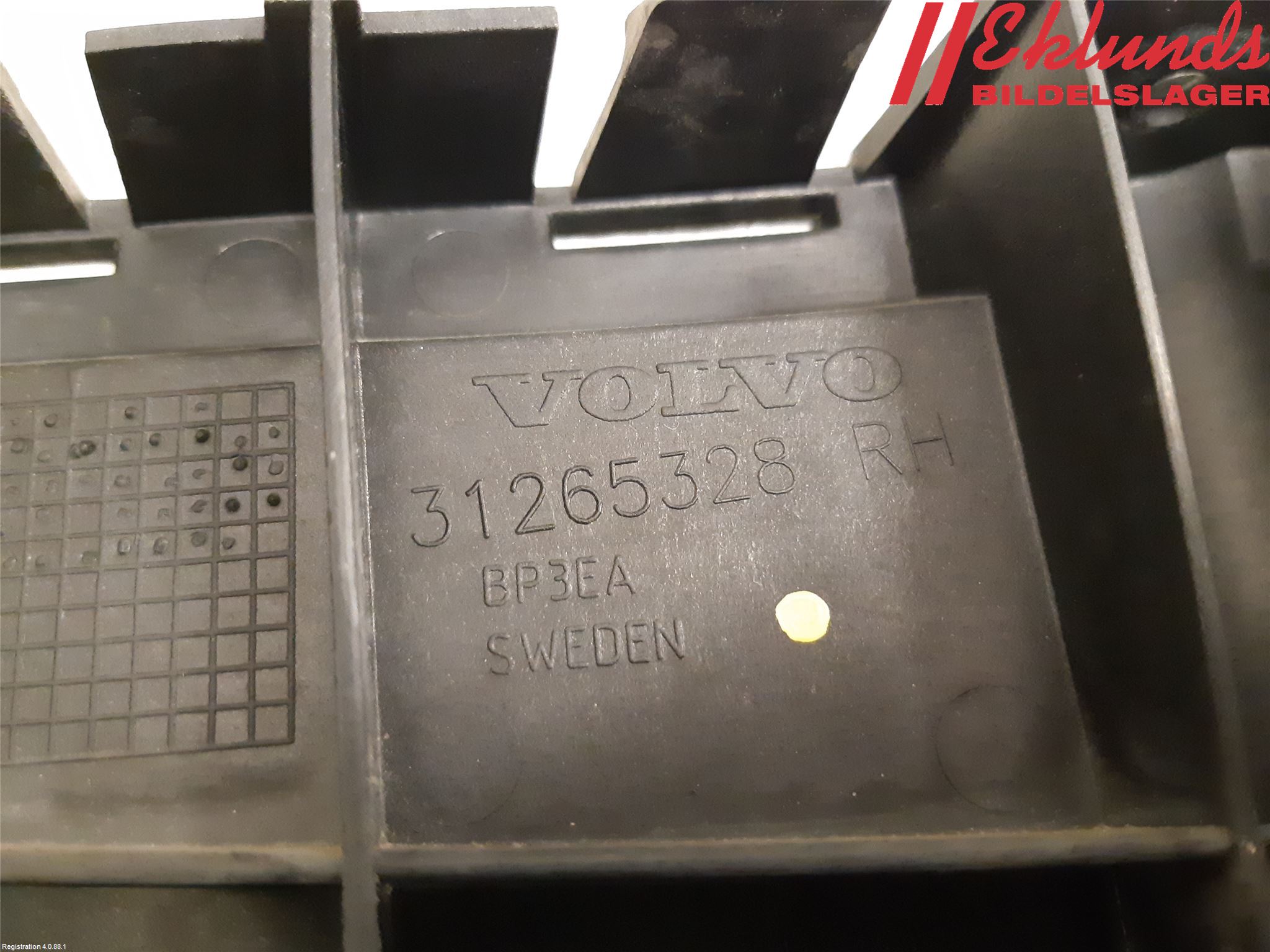Volvo V70 08-13 Stötfångarfäste Bak Hö