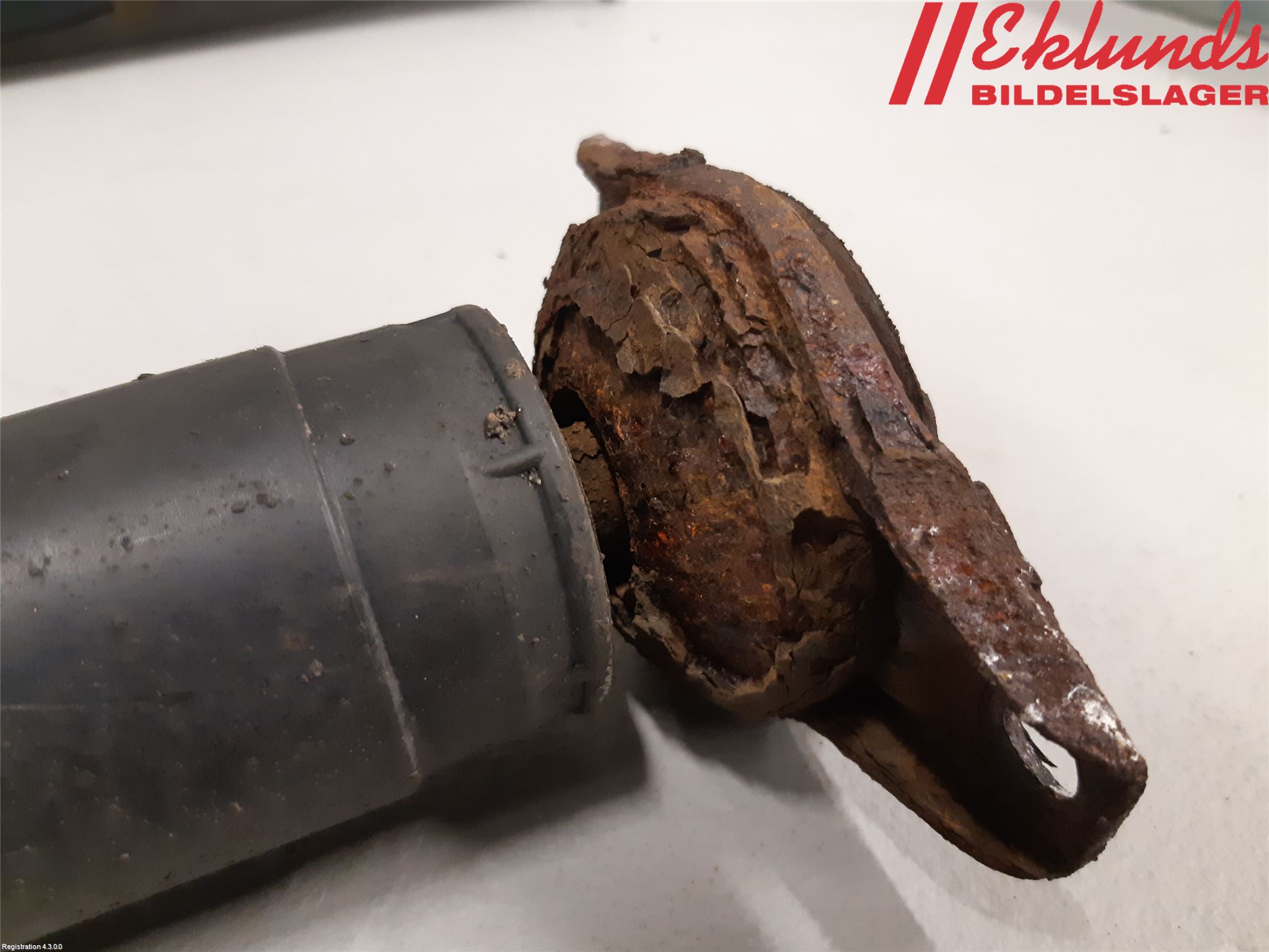 Volvo V70 08-13 Stötdämpare Bak