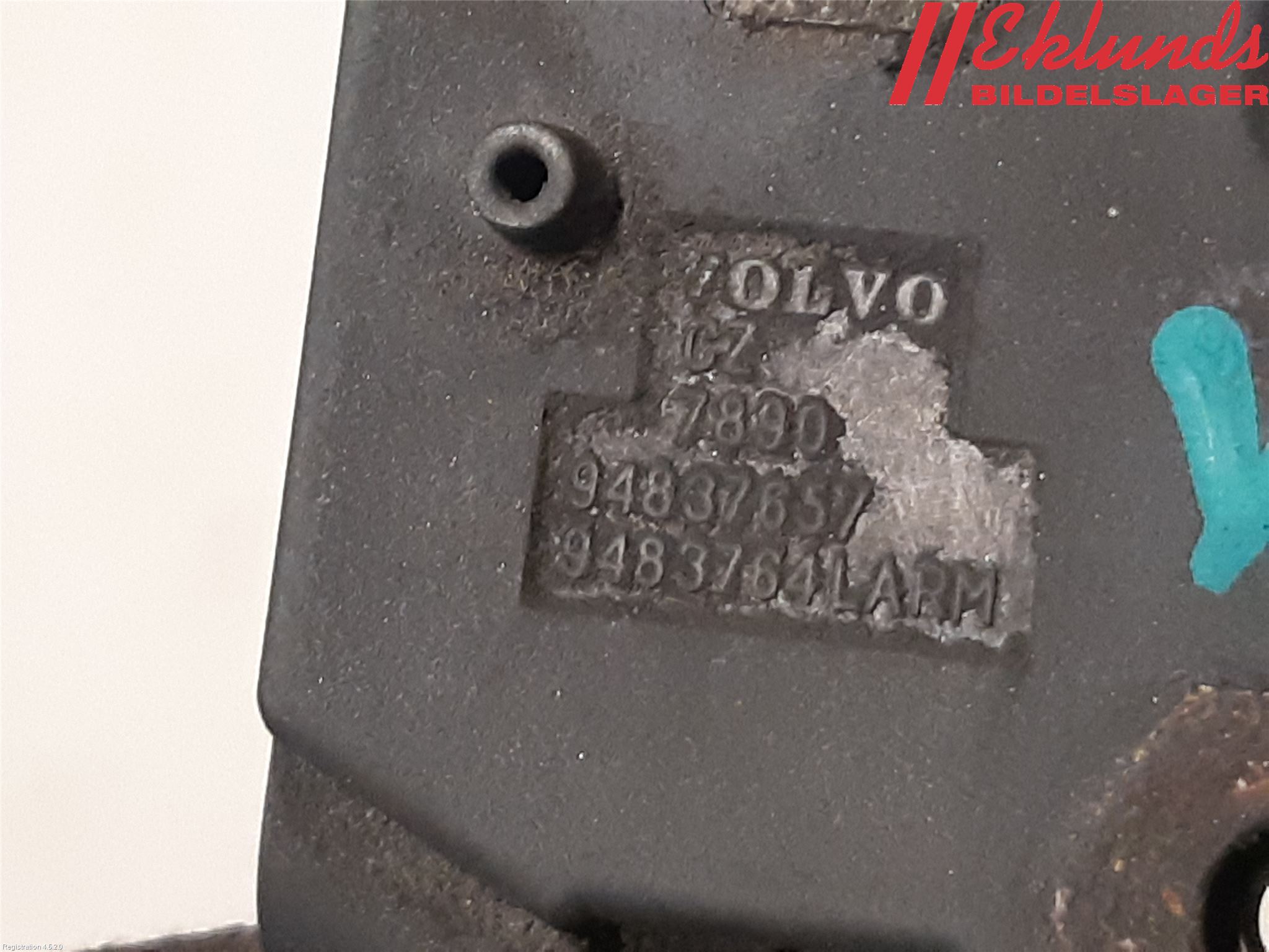 Volvo V70 00-04 Huvlås