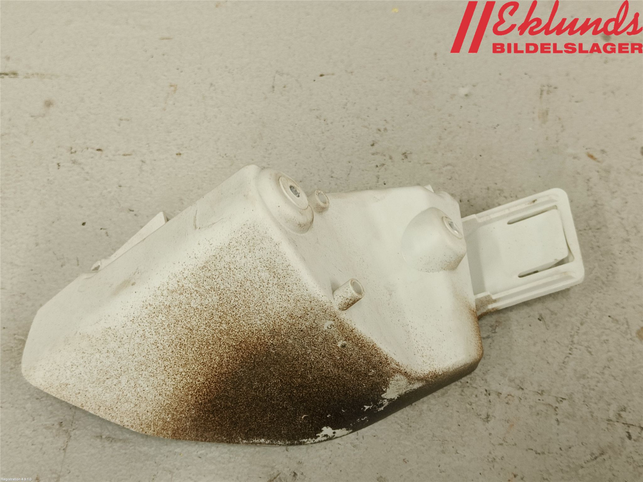 Ford KUGA 08-12 Stötfångarfäste Bak Vä