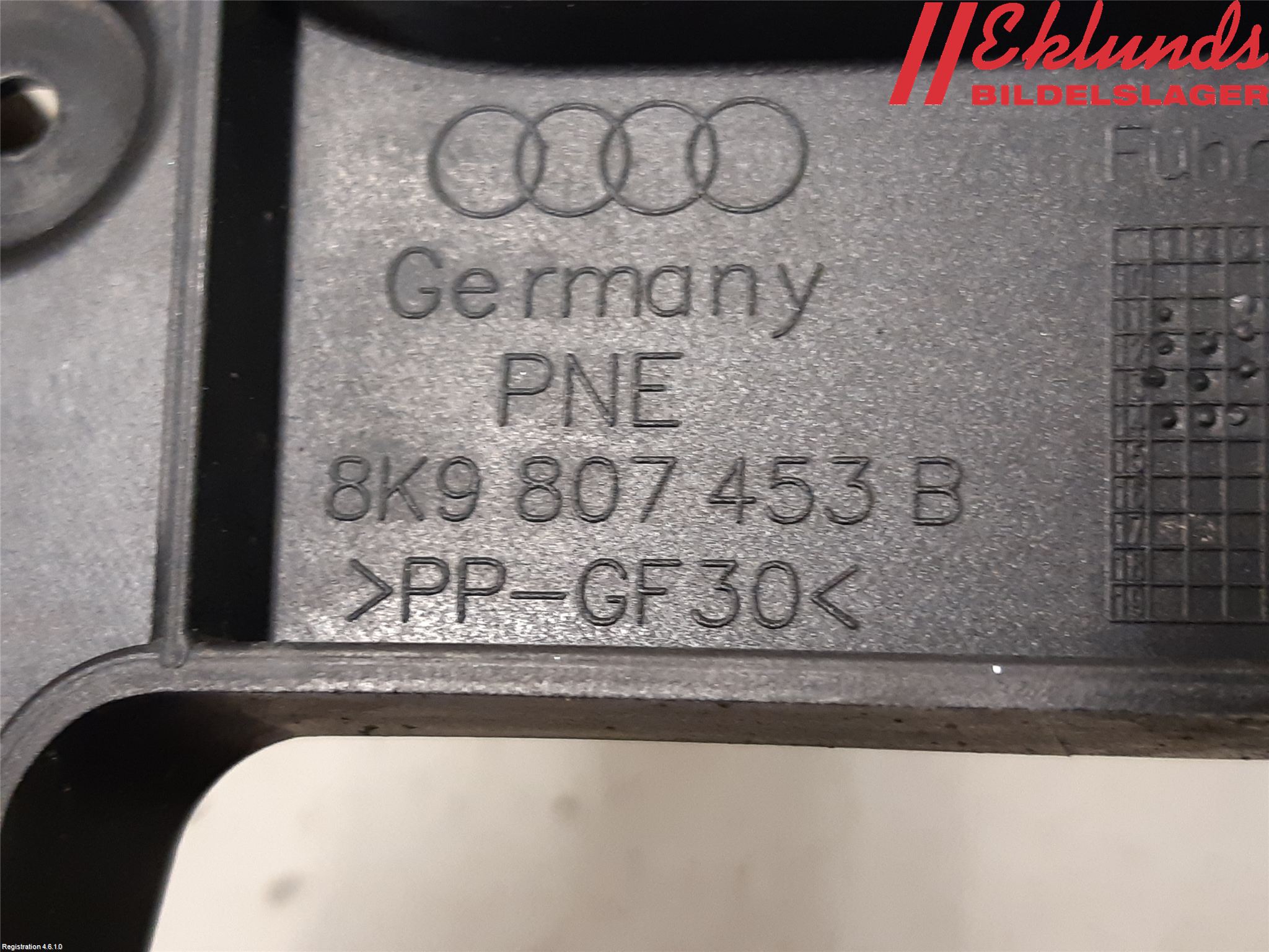 Audi A4 12-15 Stötfångarfäste Bak Vä