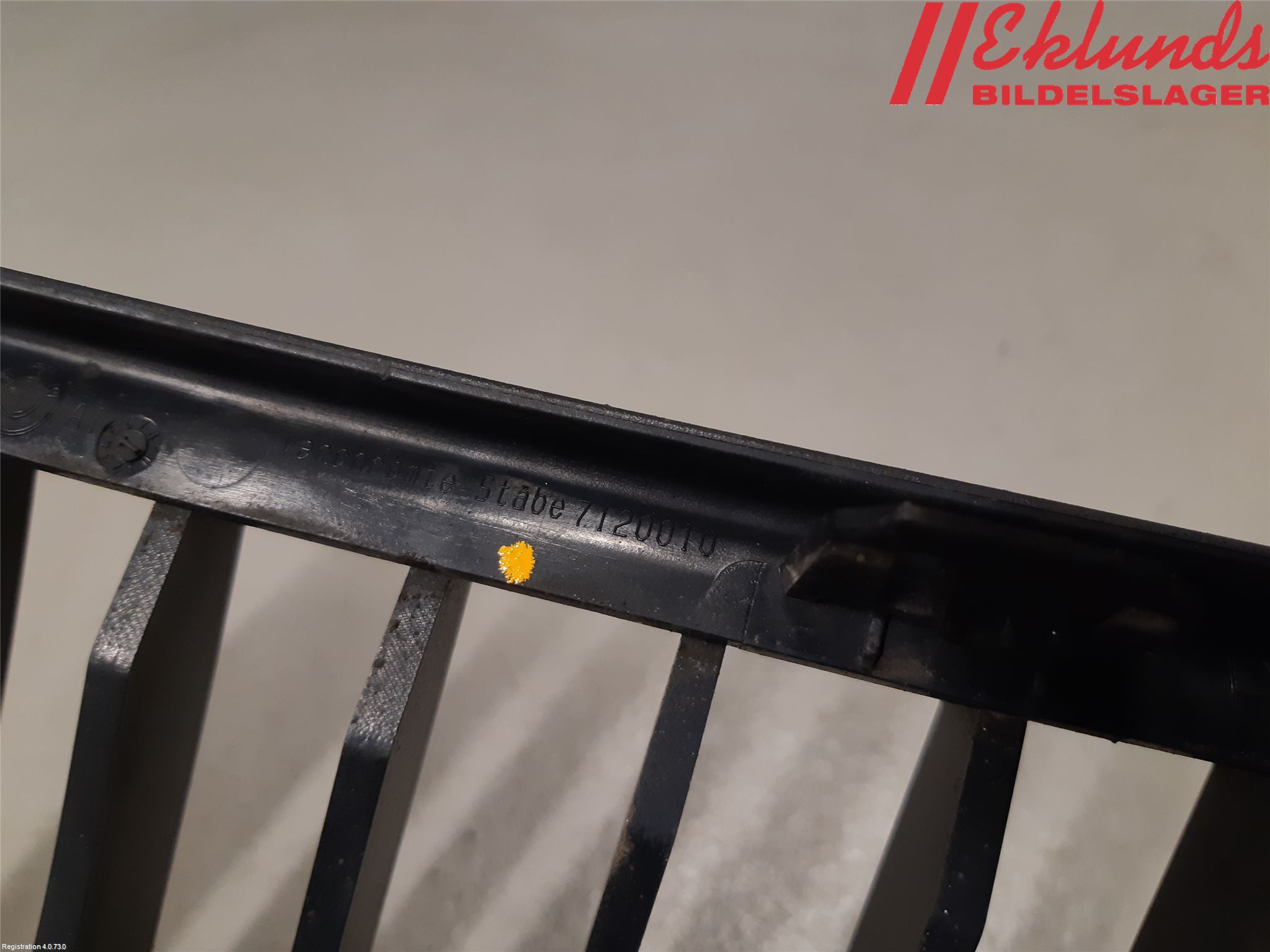 BMW 3 E90/91 SED/TOU 05-12 Grilldel Höger