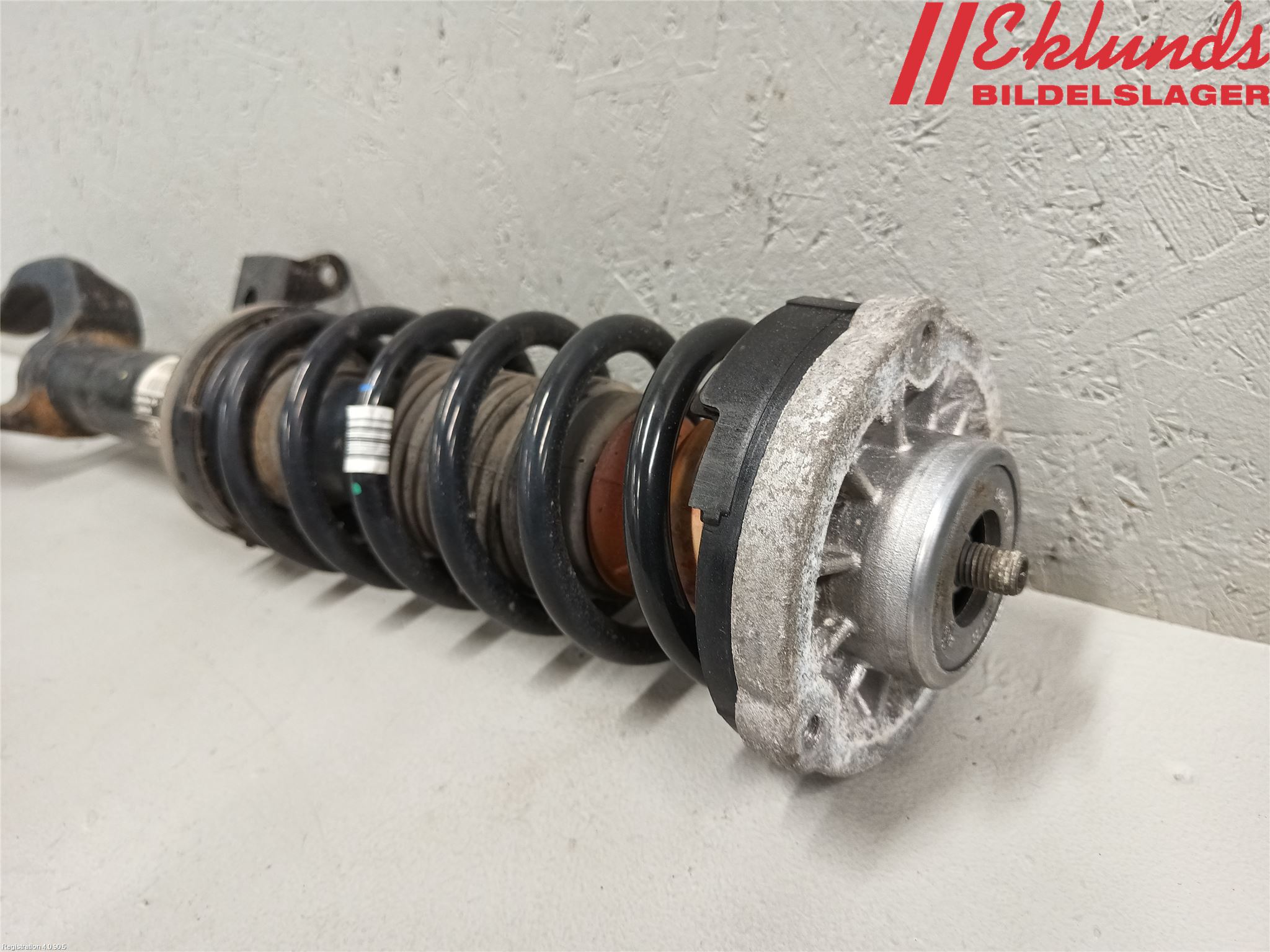 BMW 5 F10/F11/F18 09-17 Fjäderben Fram Höger