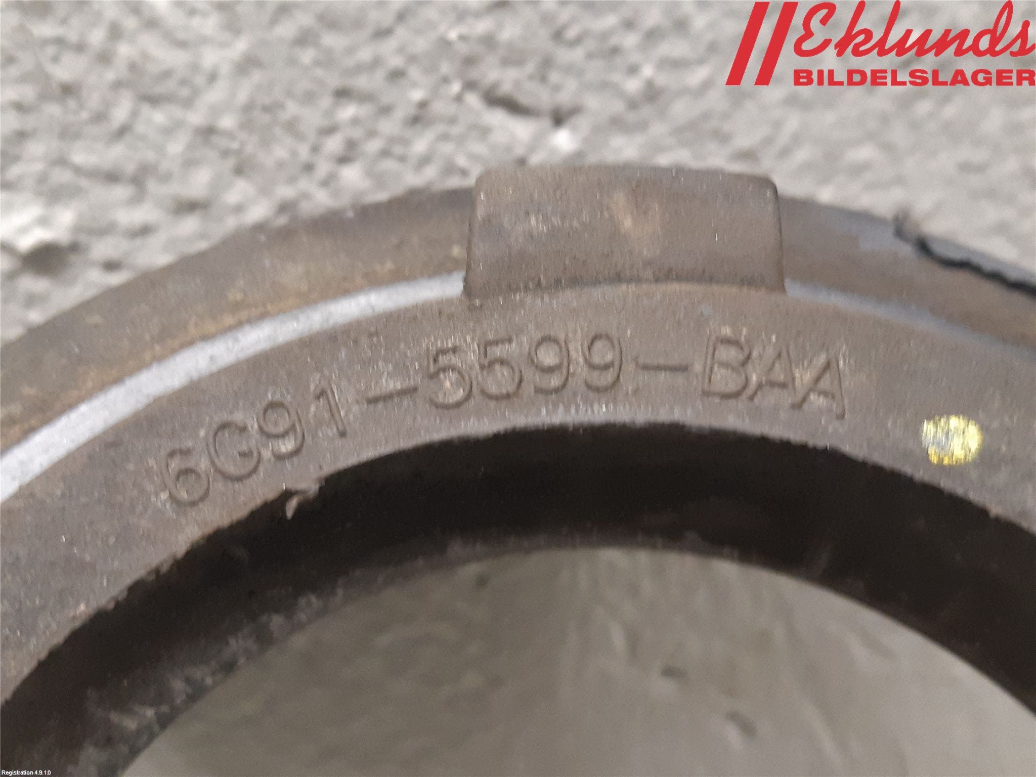 Volvo V70 14-16 Fjäderskål Bak