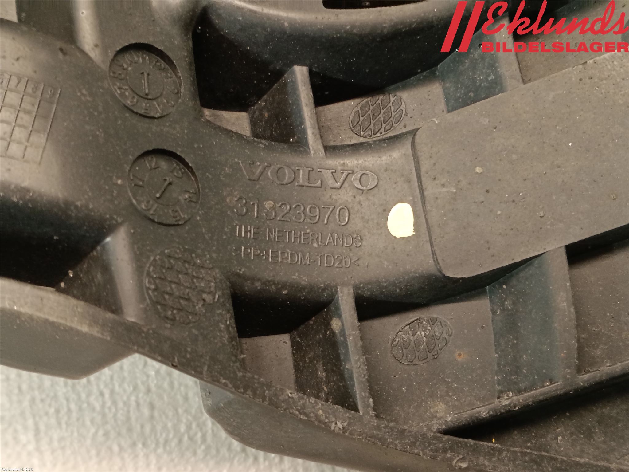 Volvo XC60 14-17 Stötfångarfäste Bak Vä