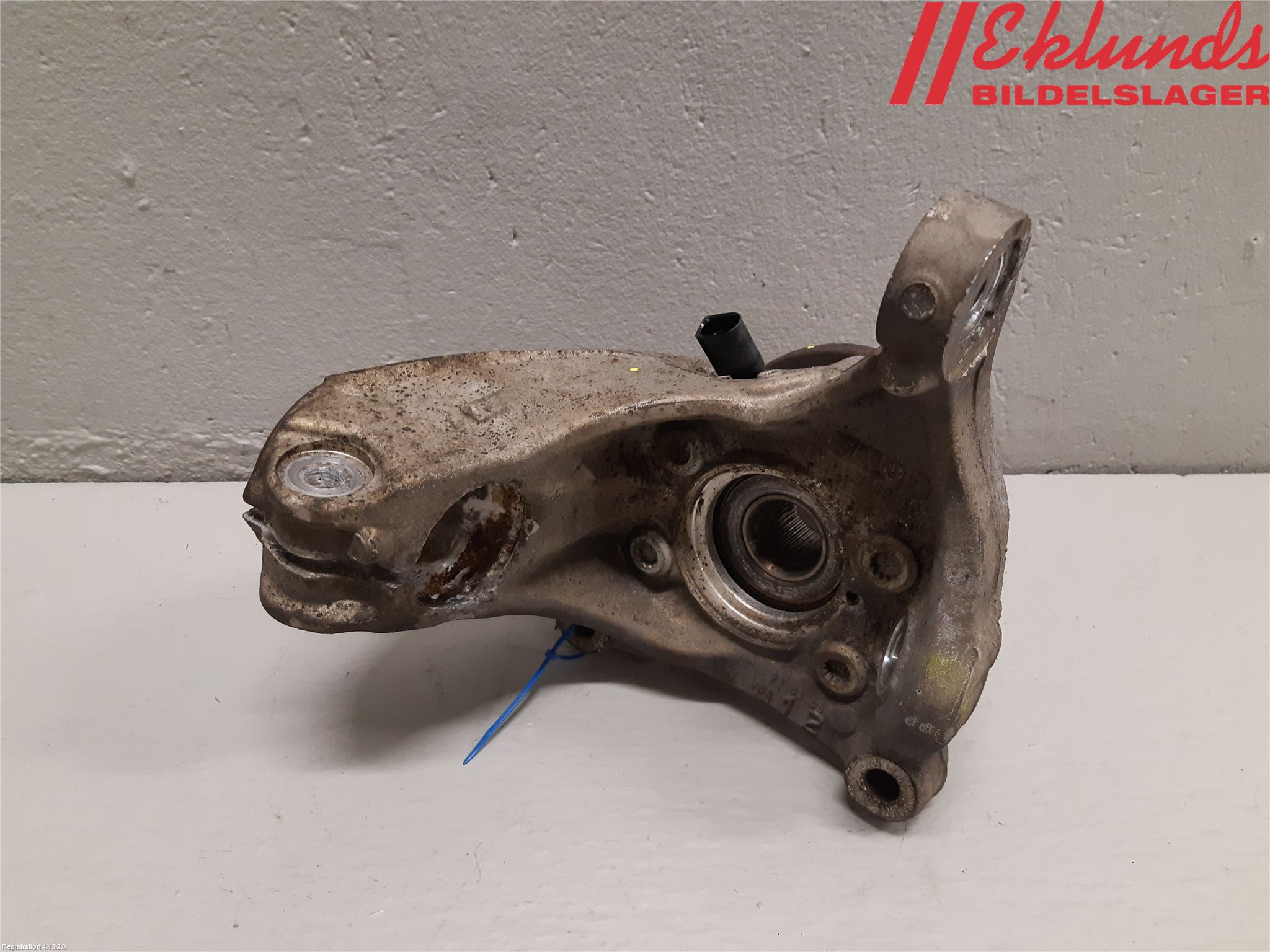Volkswagen VW PASSAT 11-14 Styrspindel Lagerhus Hö