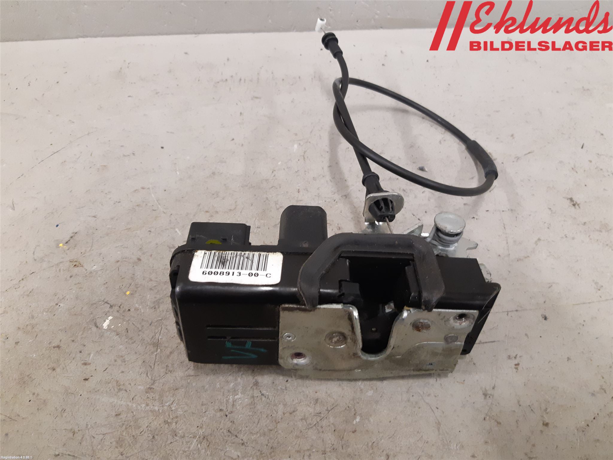 Tesla MODEL S 13- Låskista-Dörrlås