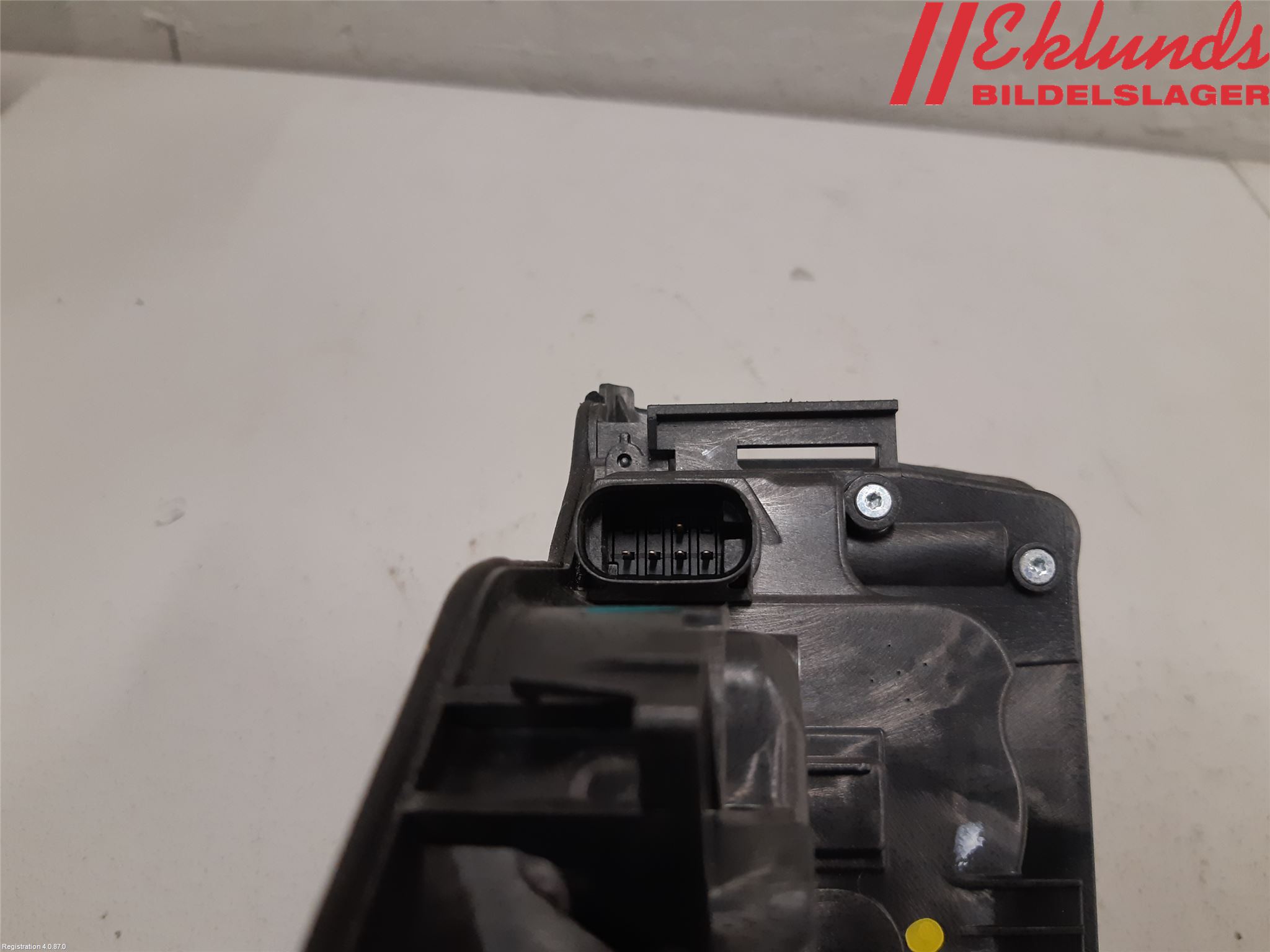 BMW 2 F45 Active Tourer 14-21 Låskista-Dörrlås