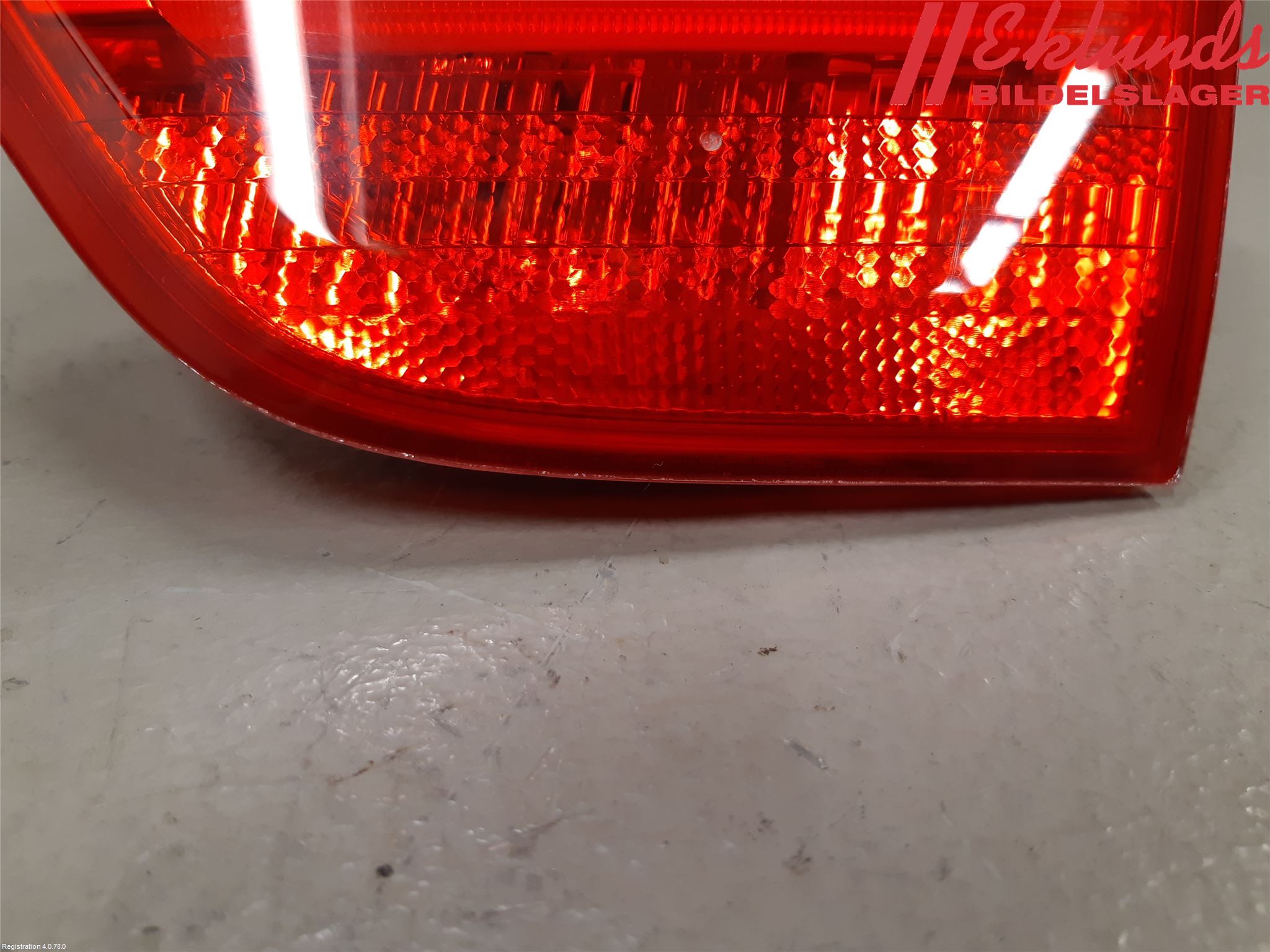 BMW 3 E90/91 SED/TOU 05-12 Bakljus Lucka Hö