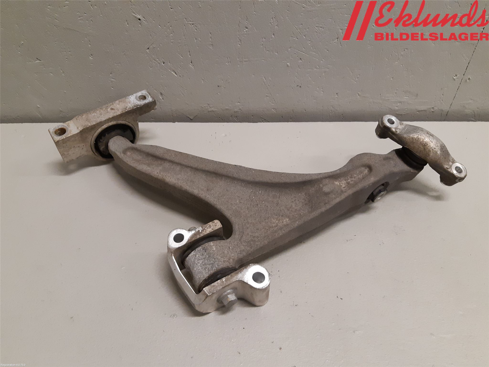 Volvo V90 17->> Bärarm Fram Undre Hö