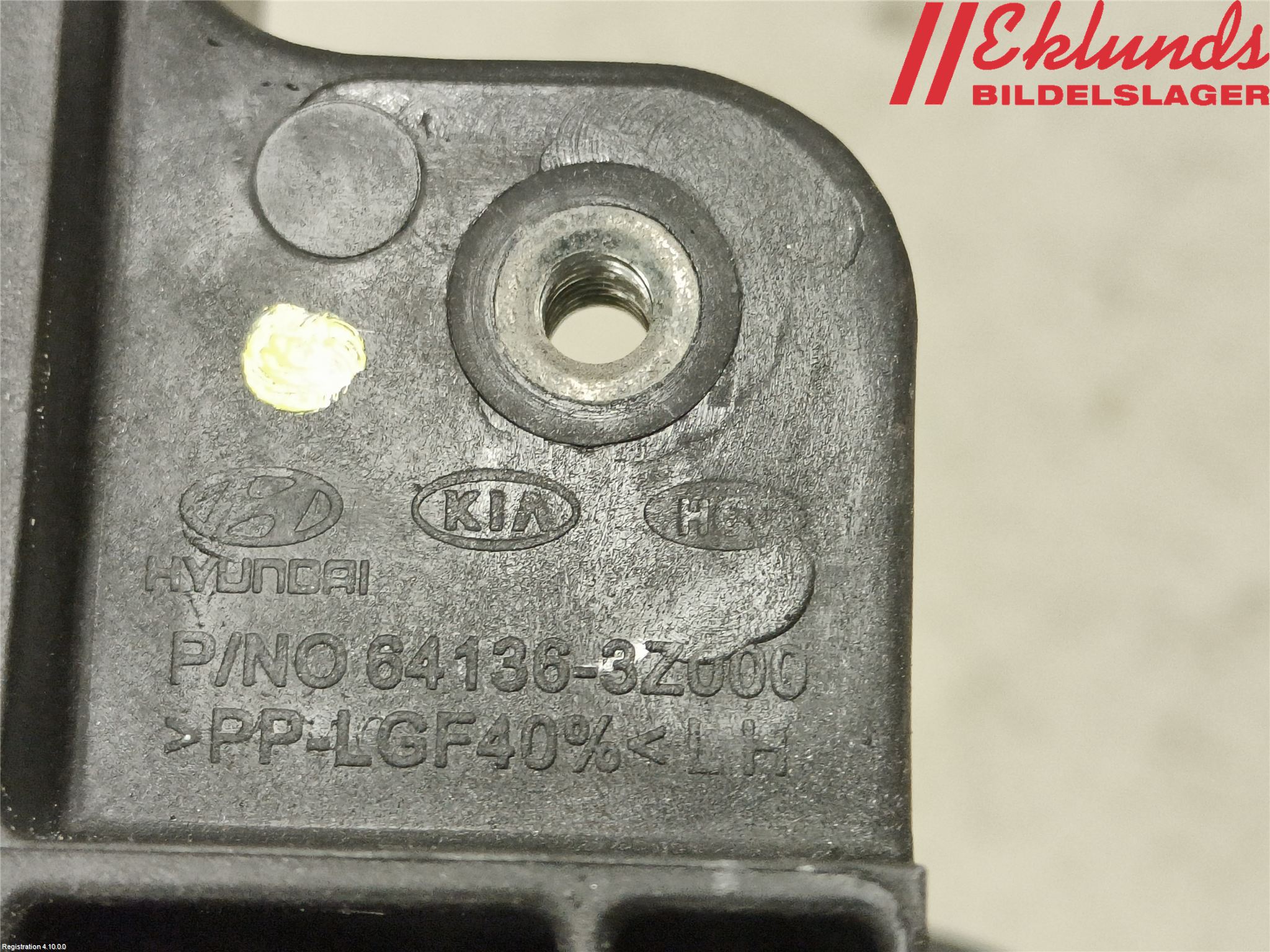 Hyundai i40 08-15 Strålkastarsarg Vänster