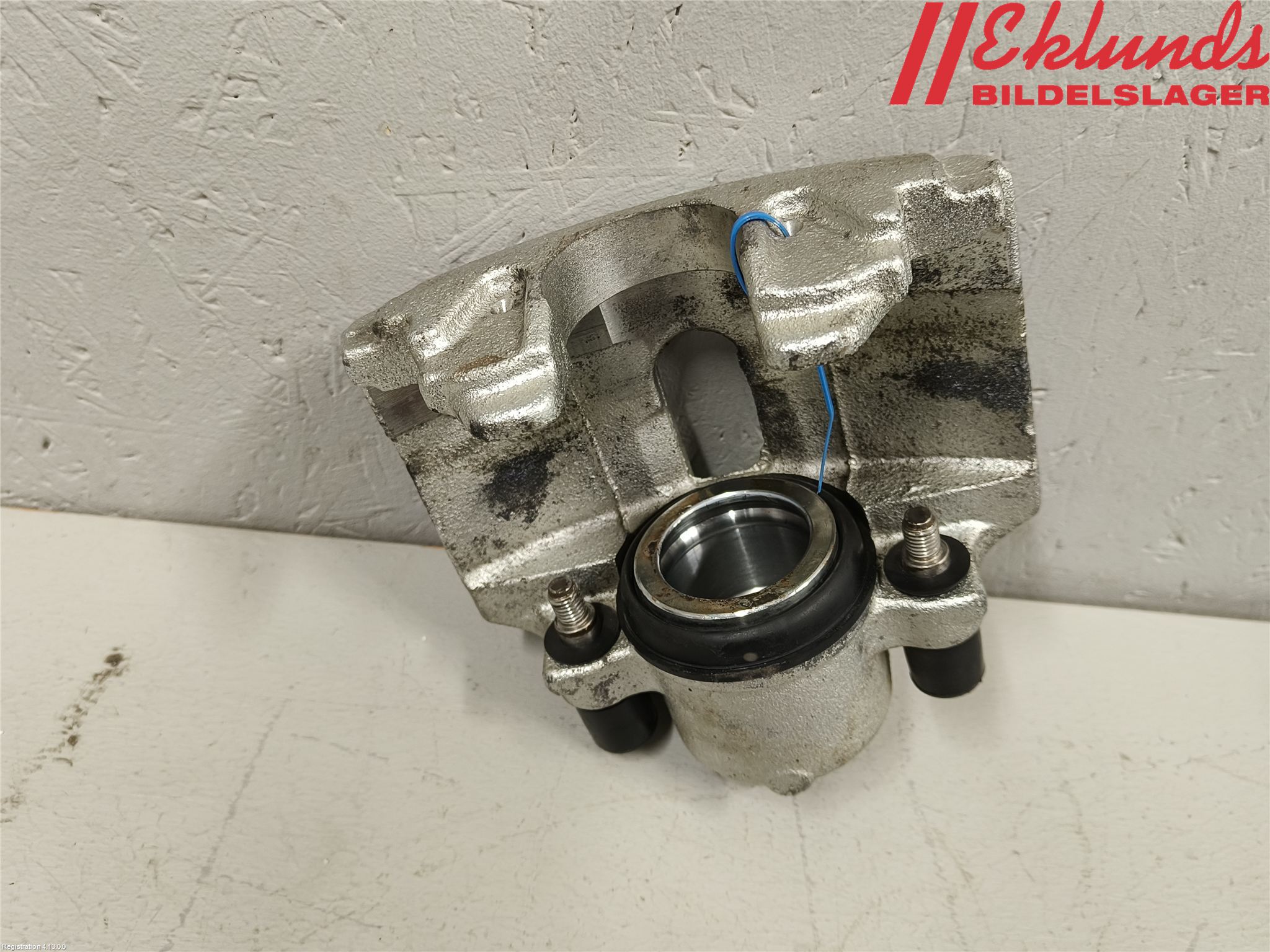 Volkswagen VW PASSAT 11-14 Bromsok Fram Höger