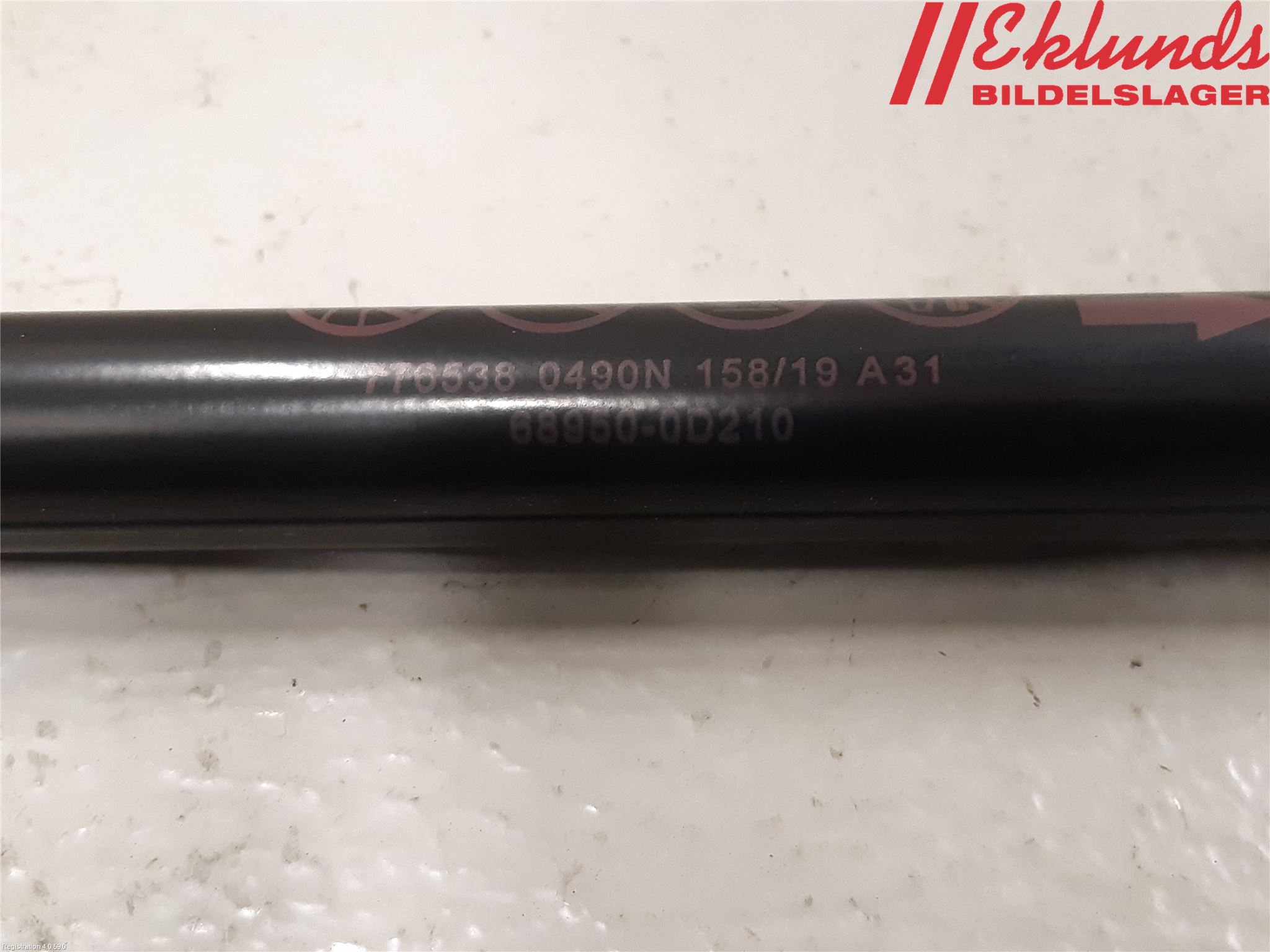 Toyota YARIS XP130 15-20 Gasfjäder Baklucka