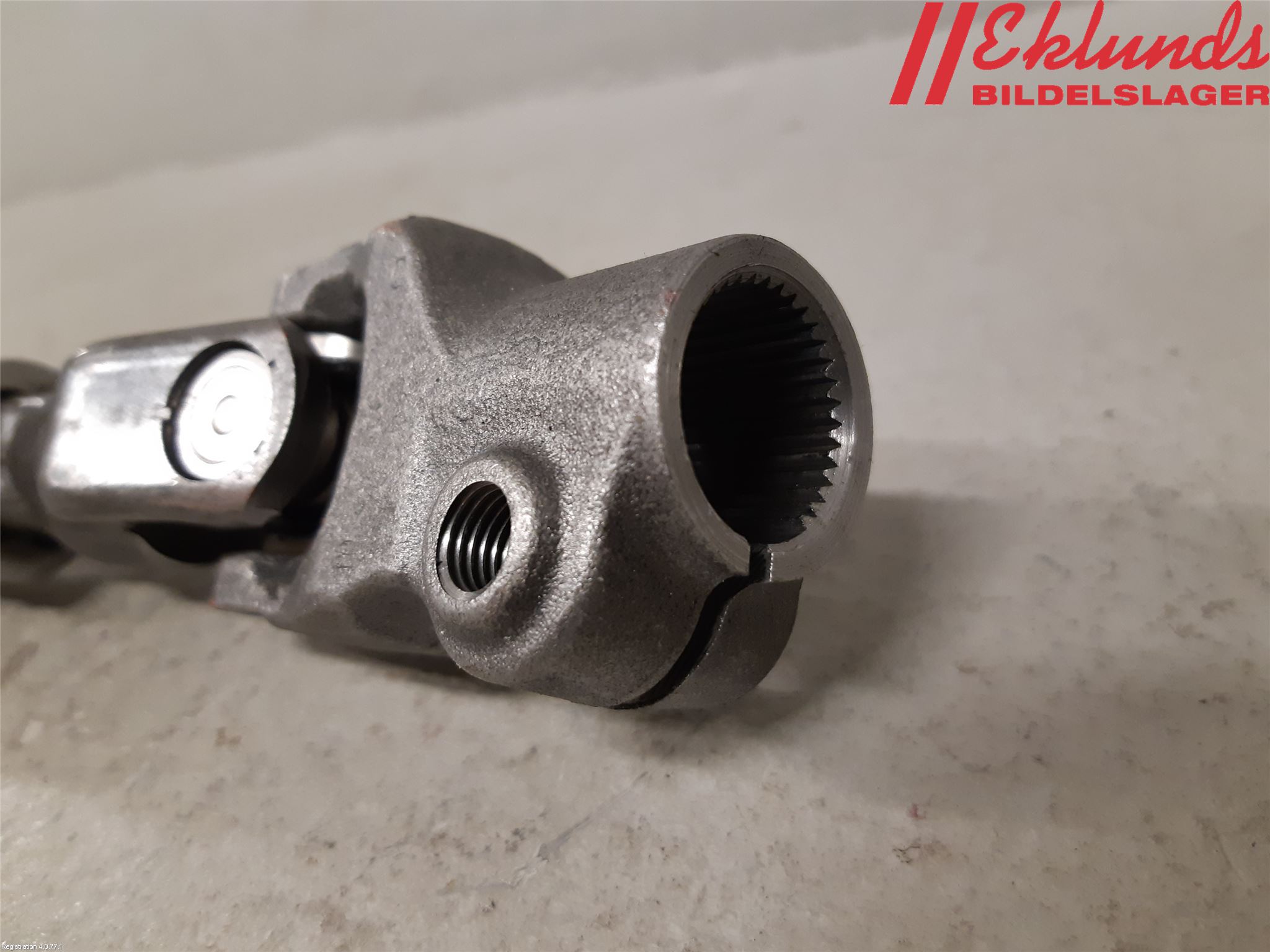 Toyota COROLLA 19- Rattaxelknut