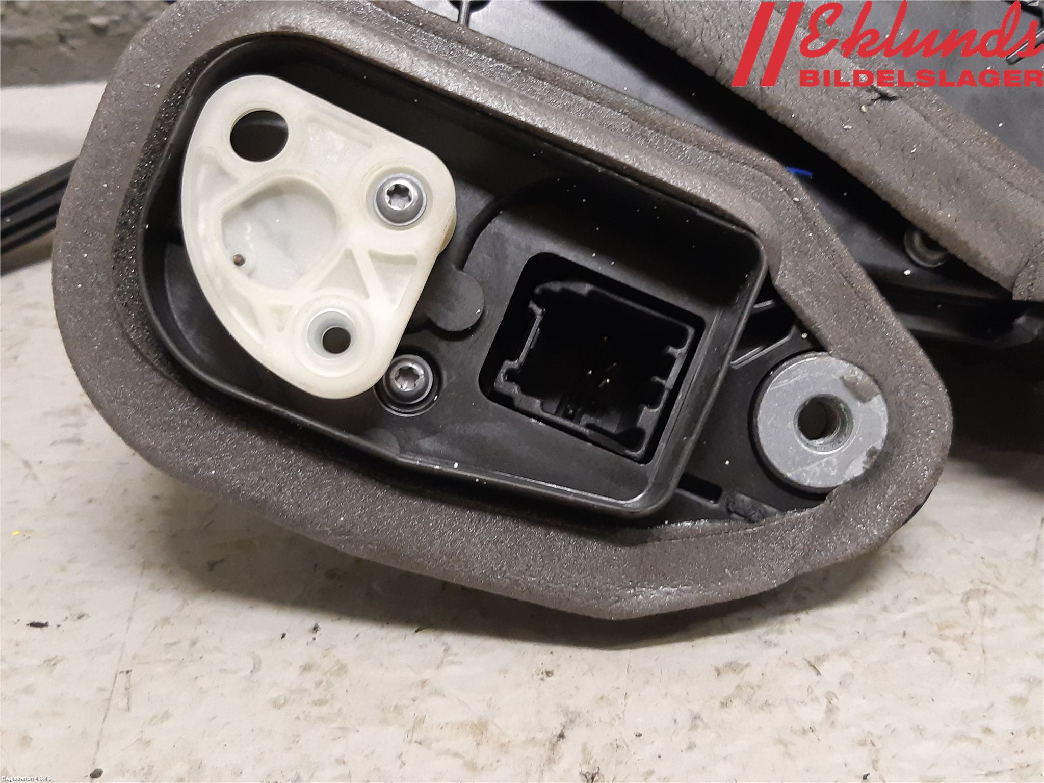 Opel INSIGNIA 17- Låskista-Dörrlås