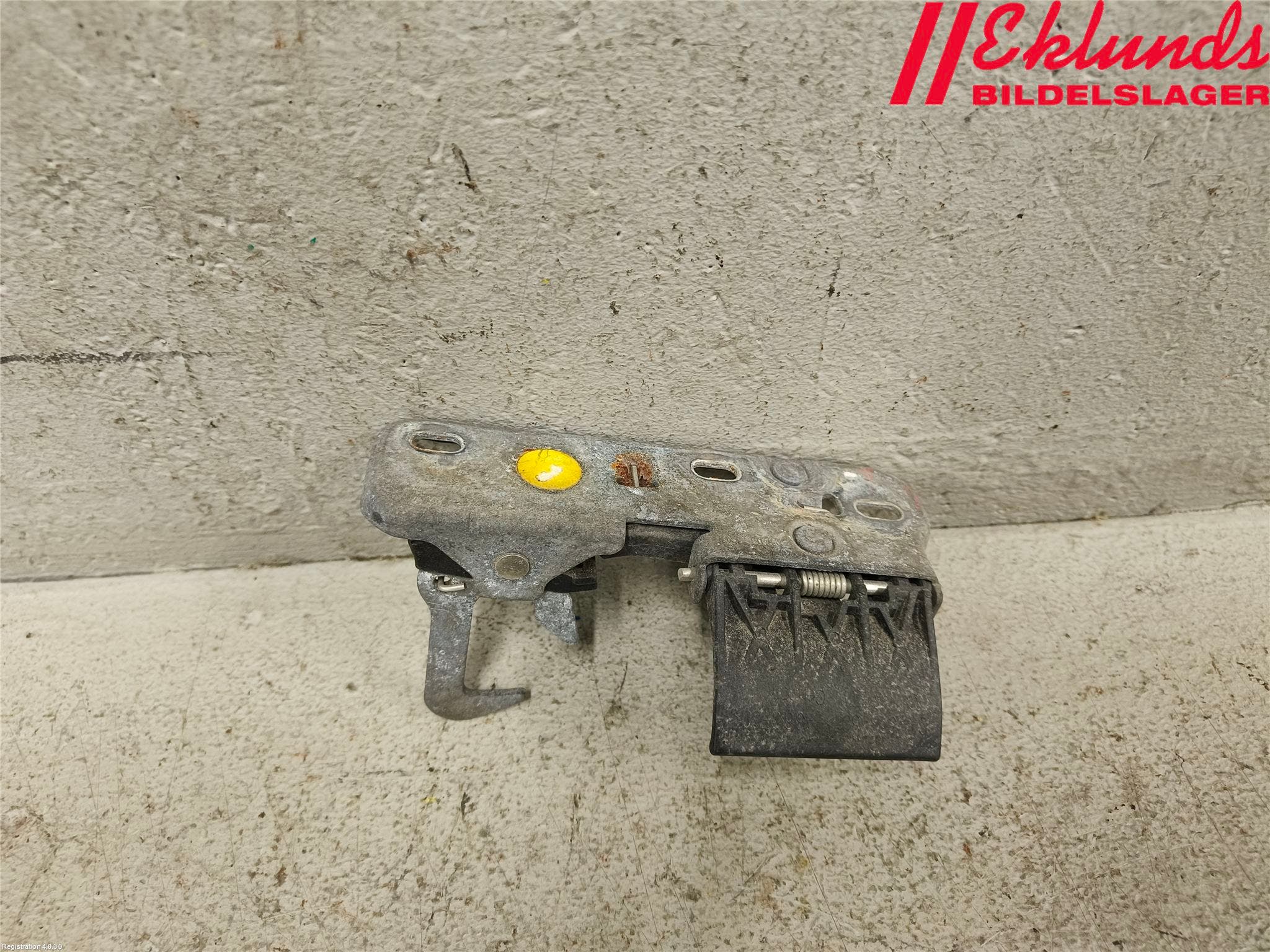 Volkswagen VW PASSAT 11-14 Huvlås