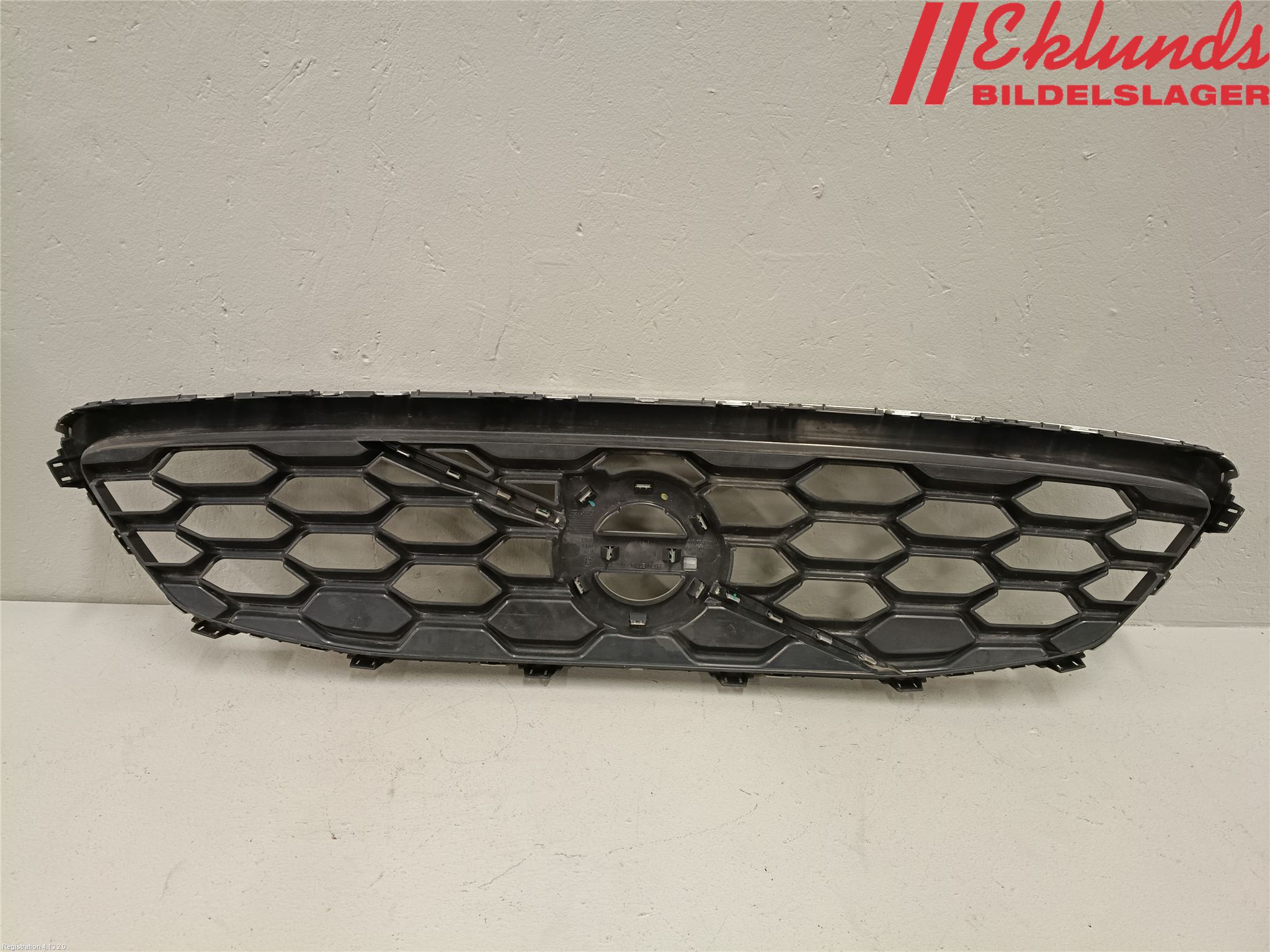 Volvo V40 12-19 Grill Komp
