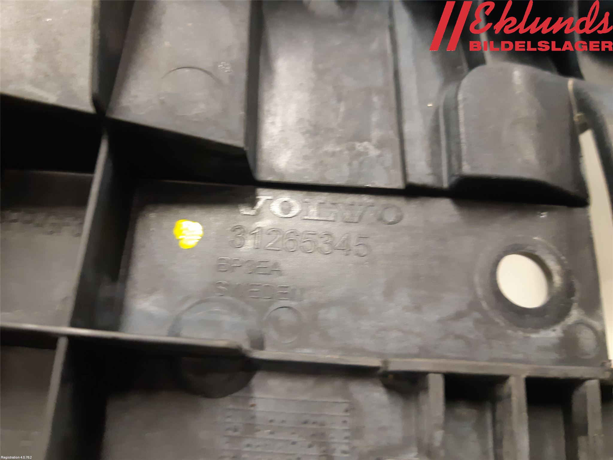 Volvo V70 08-13 Stötfångarfäste Fram Hö