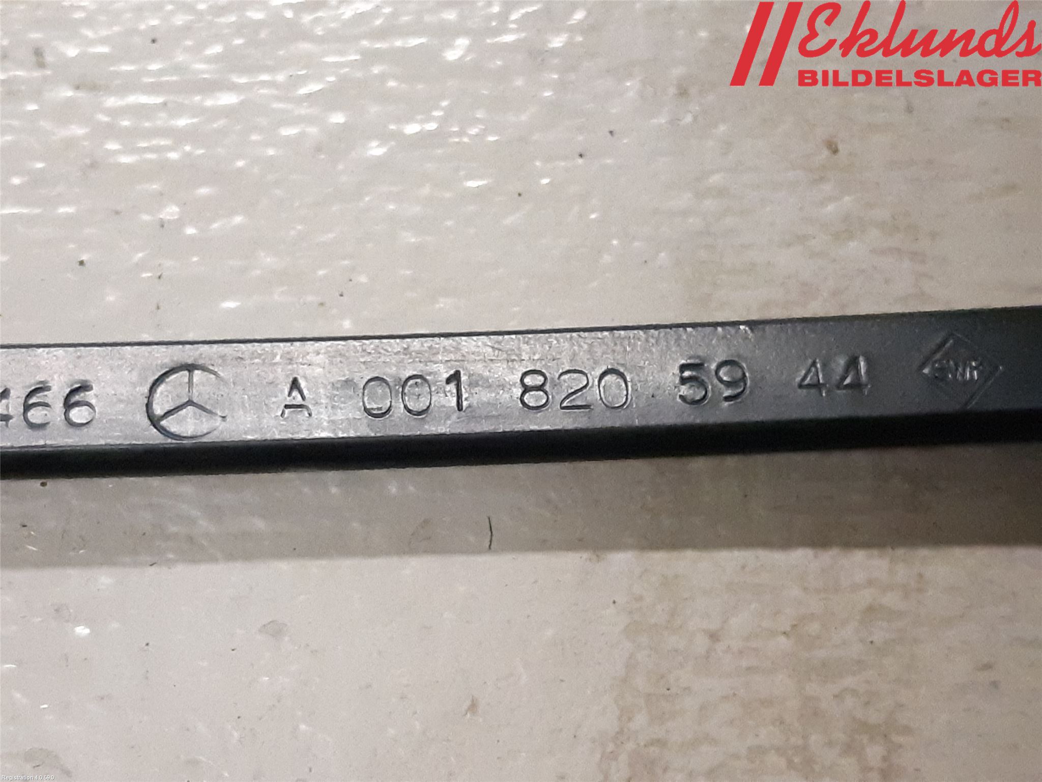 Mercedes-Benz MB SPRINTER (W906) 06-18 Torkararm Armar Vindruta