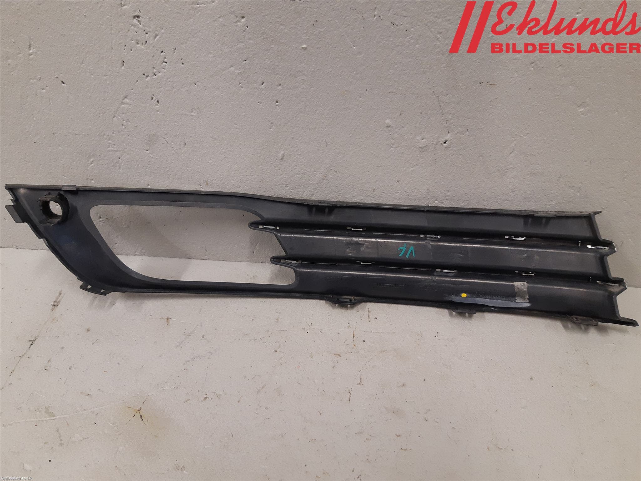 Volvo V70 14-16 Dimljussarg Fram