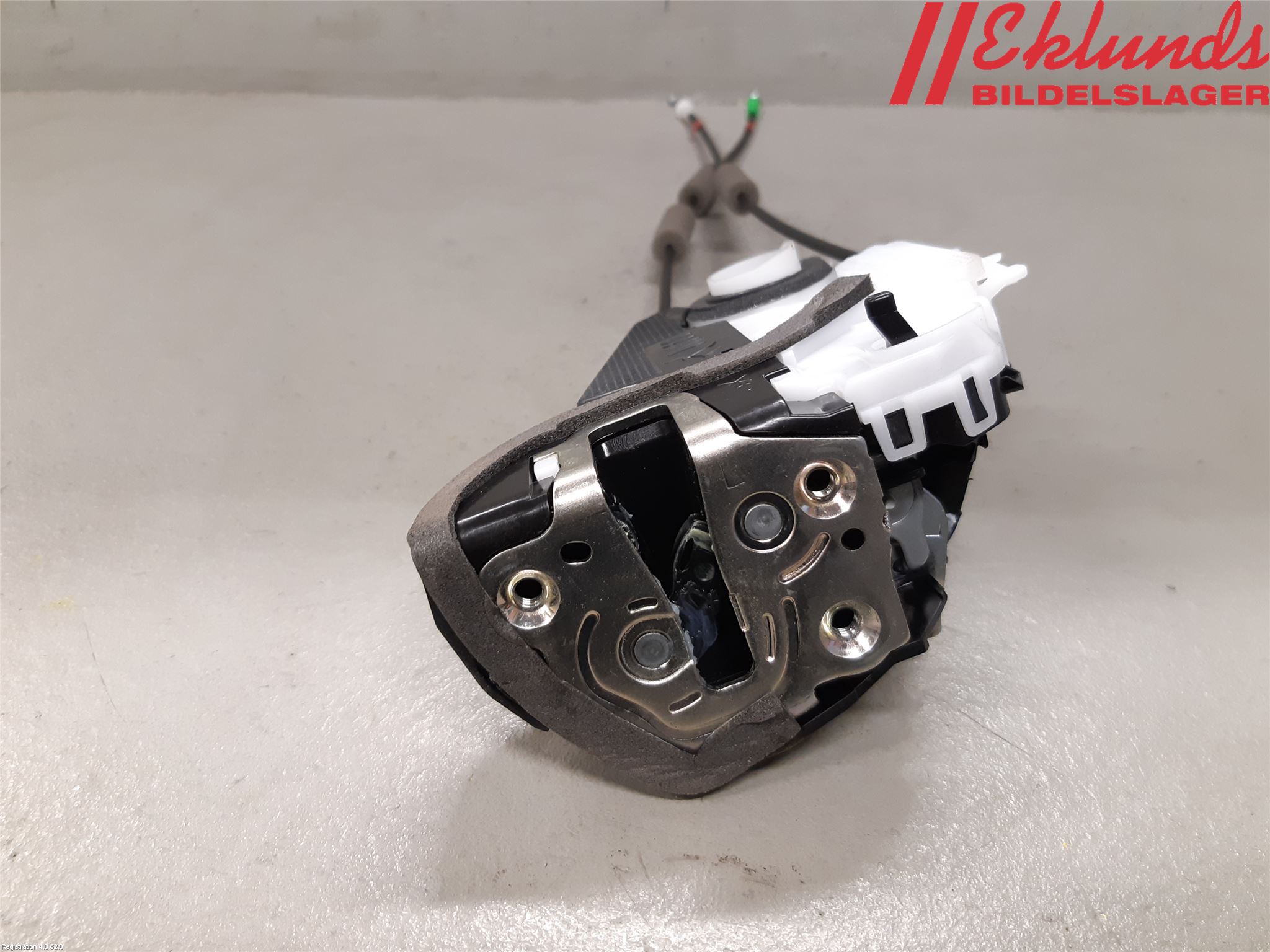 Toyota YARIS CROSS XP21 21- Låskista-Dörrlås