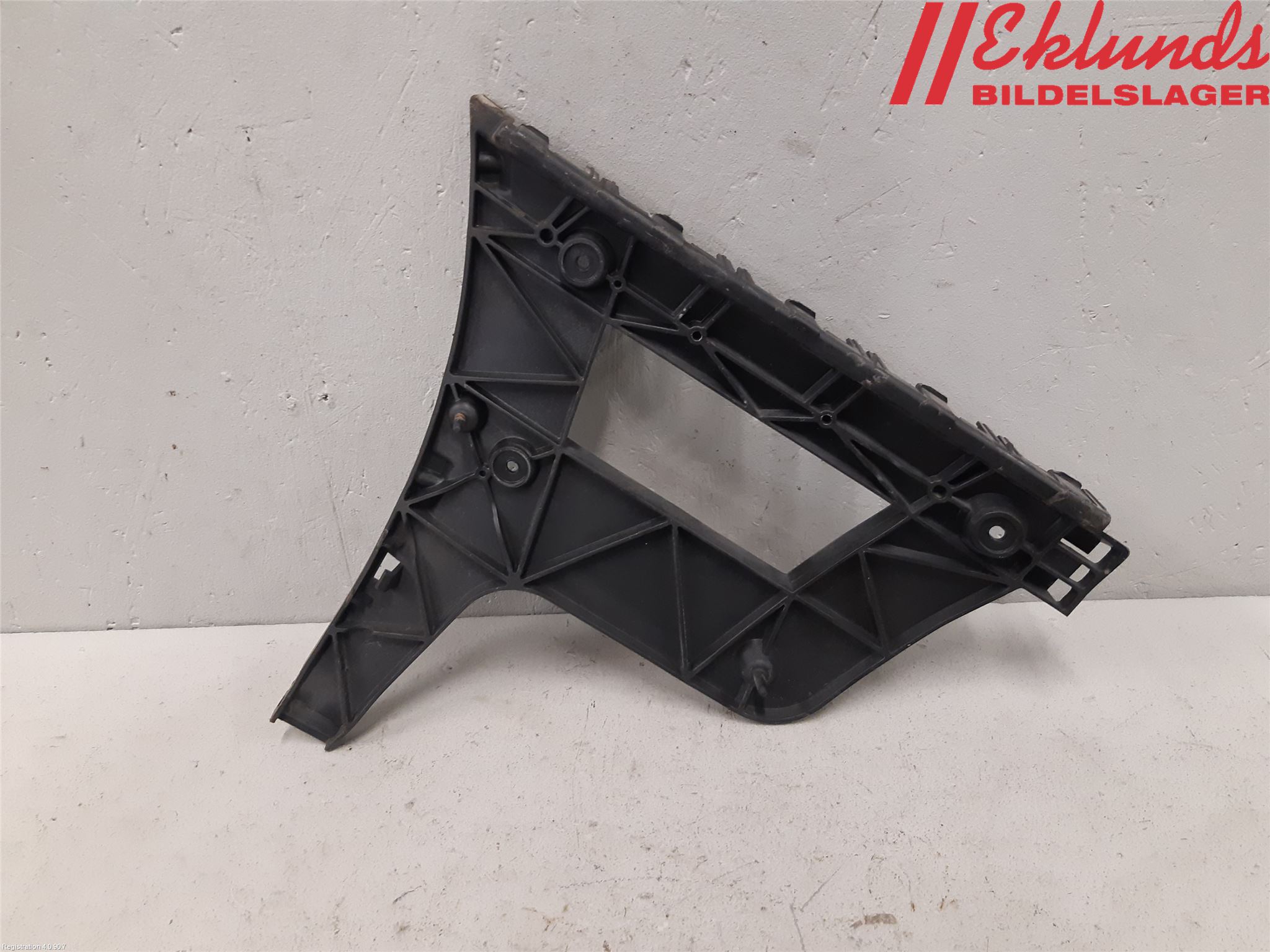 Audi A4/S4 08-11 Stötfångarfäste Bak Hö