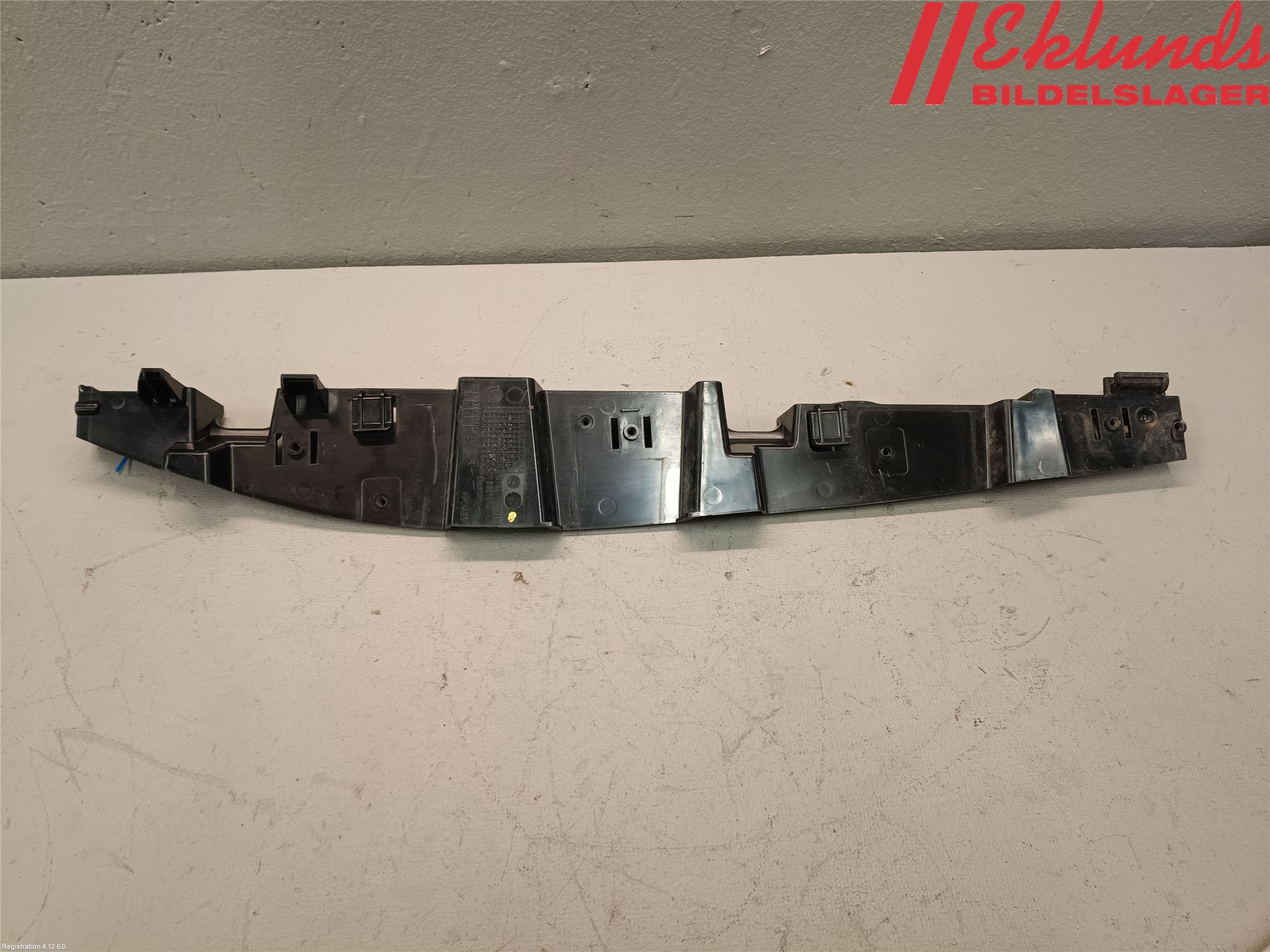 BMW i3 I01 13-22 Skärmfäste Fram Hö