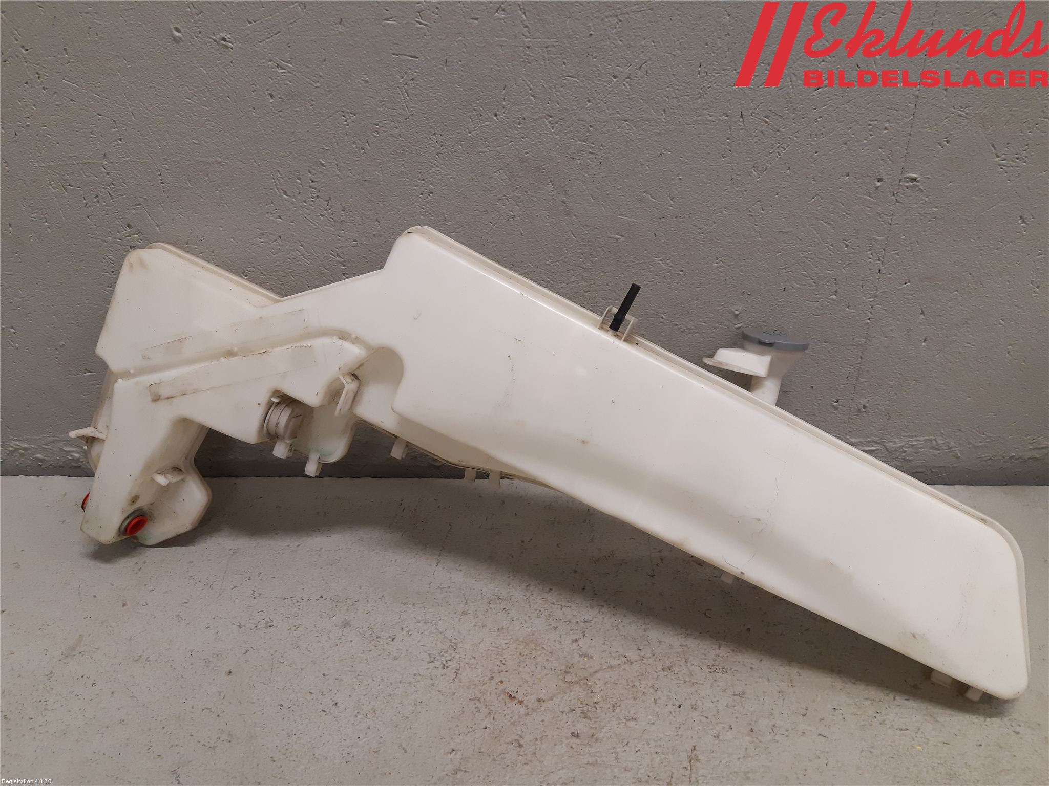 Nissan NAVARA 05-16 Spolartank Vindruta-Strål