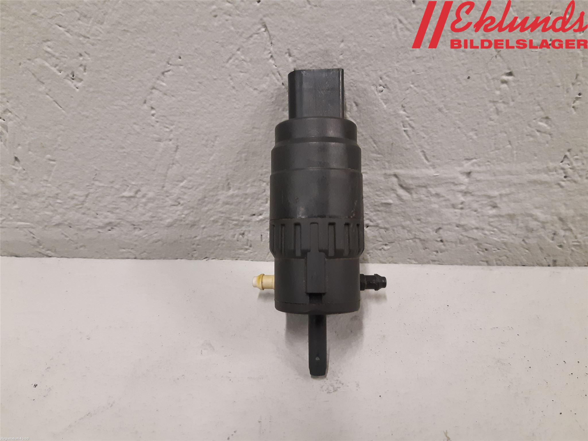 Volkswagen VW CADDY      04-10 Spolarpump Vindruta