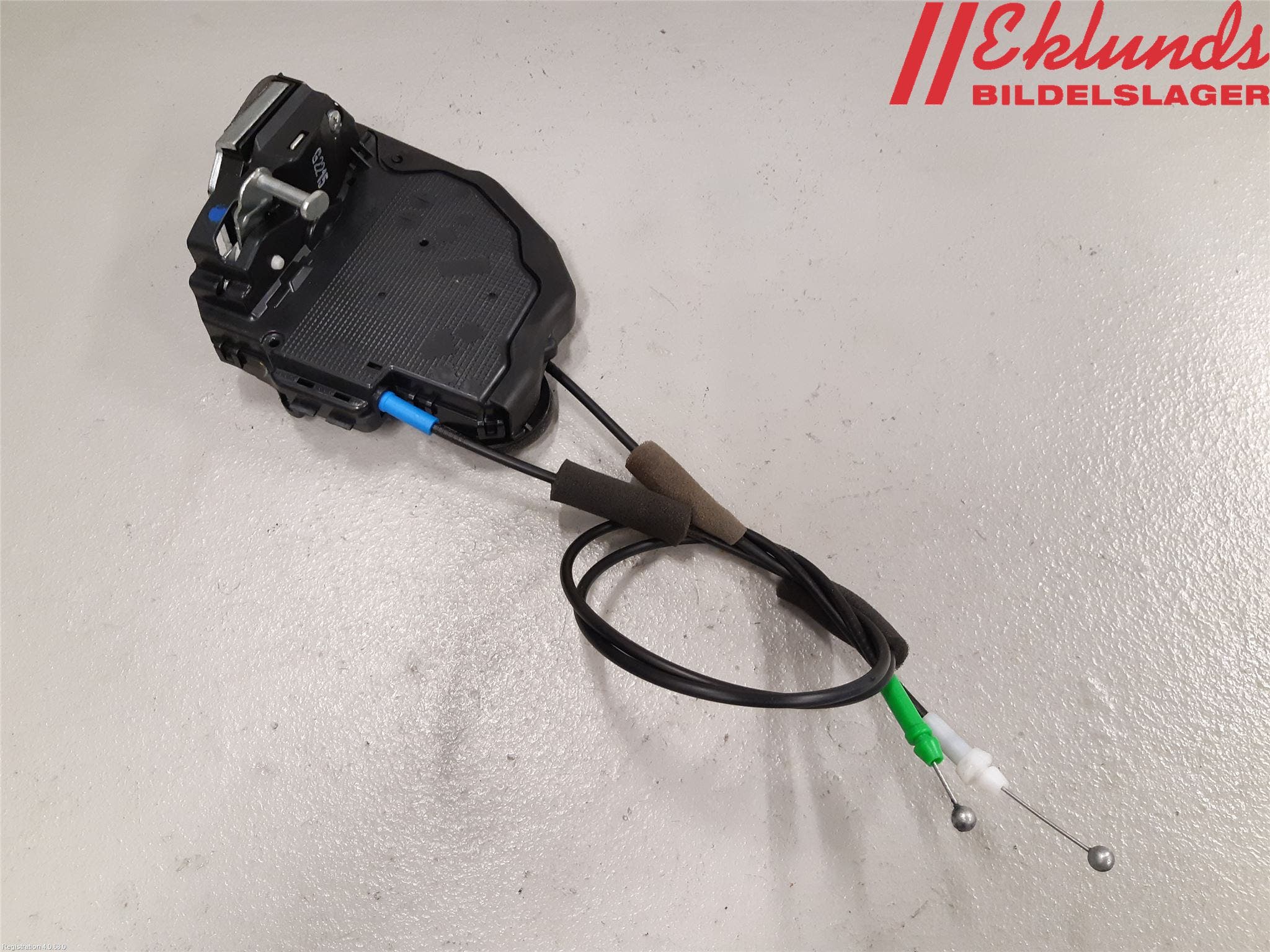 Toyota AVENSIS 16-18 Låskista-Dörrlås