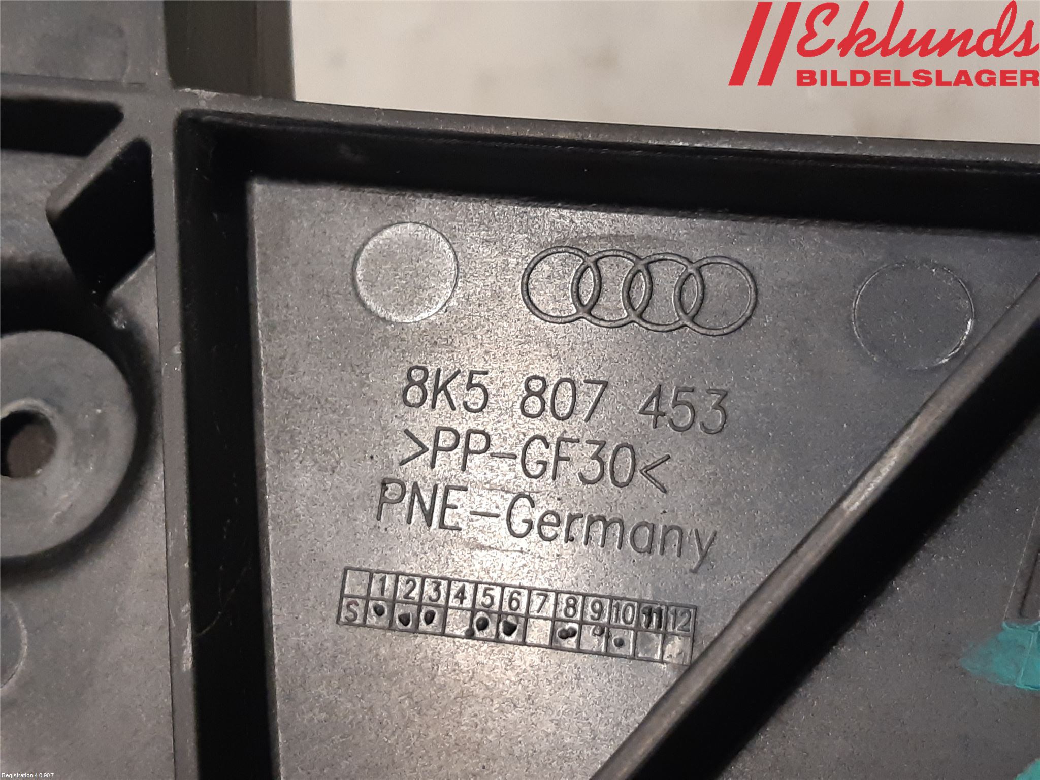 Audi A4/S4 08-11 Stötfångarfäste Bak Vä