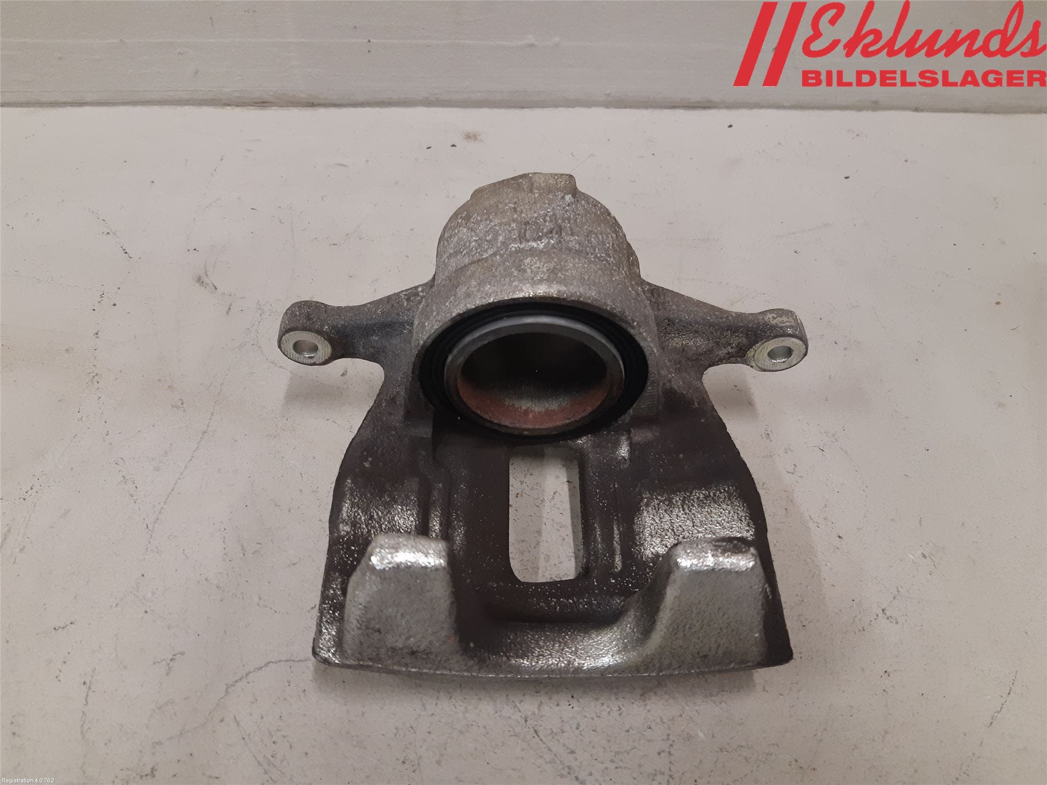 Toyota C-HR 16-23 Bromsok Fram Höger