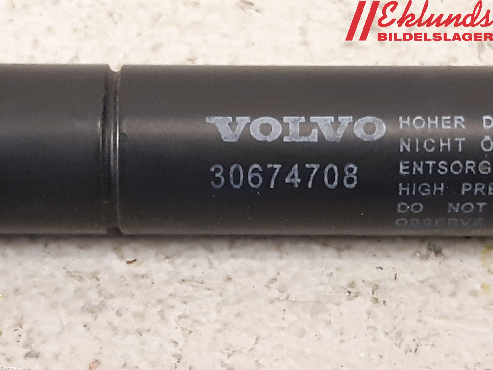 Volvo V70 05-08 Gasfjäder Motorhuv