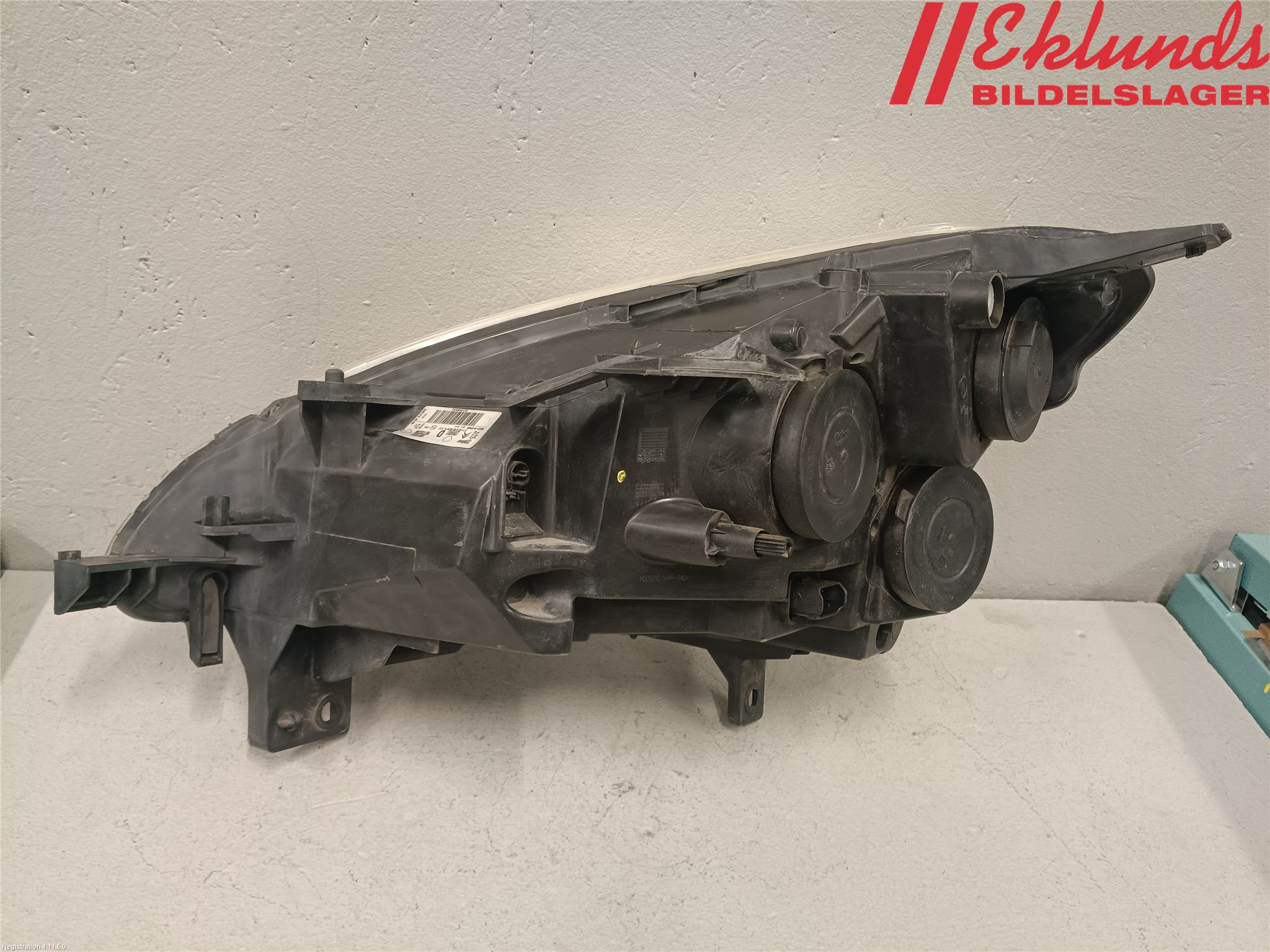 Peugeot PARTNER 08-15 Strålkastare Höger