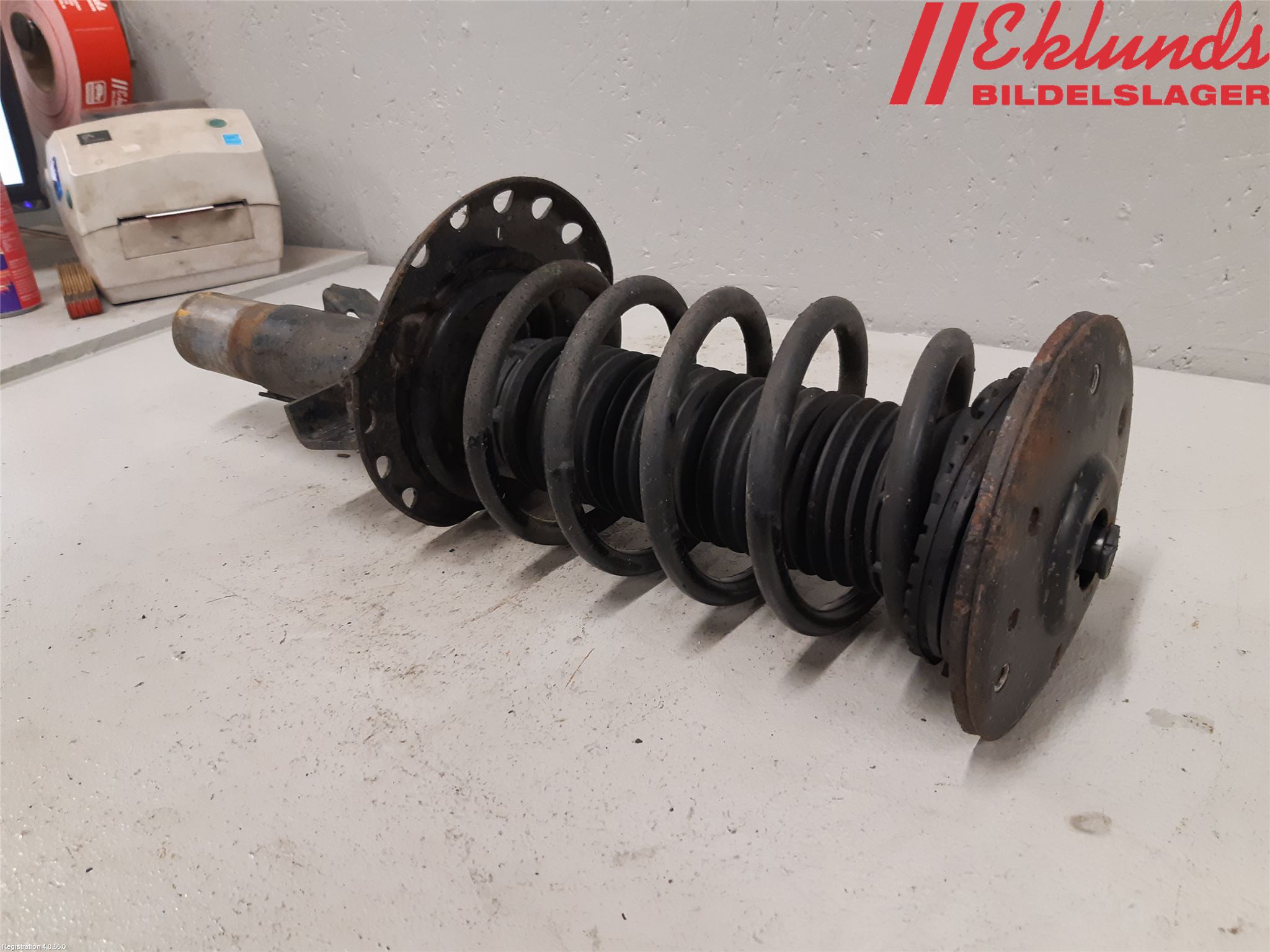 Volvo V70 14-16 Fjäderben Fram Vänster