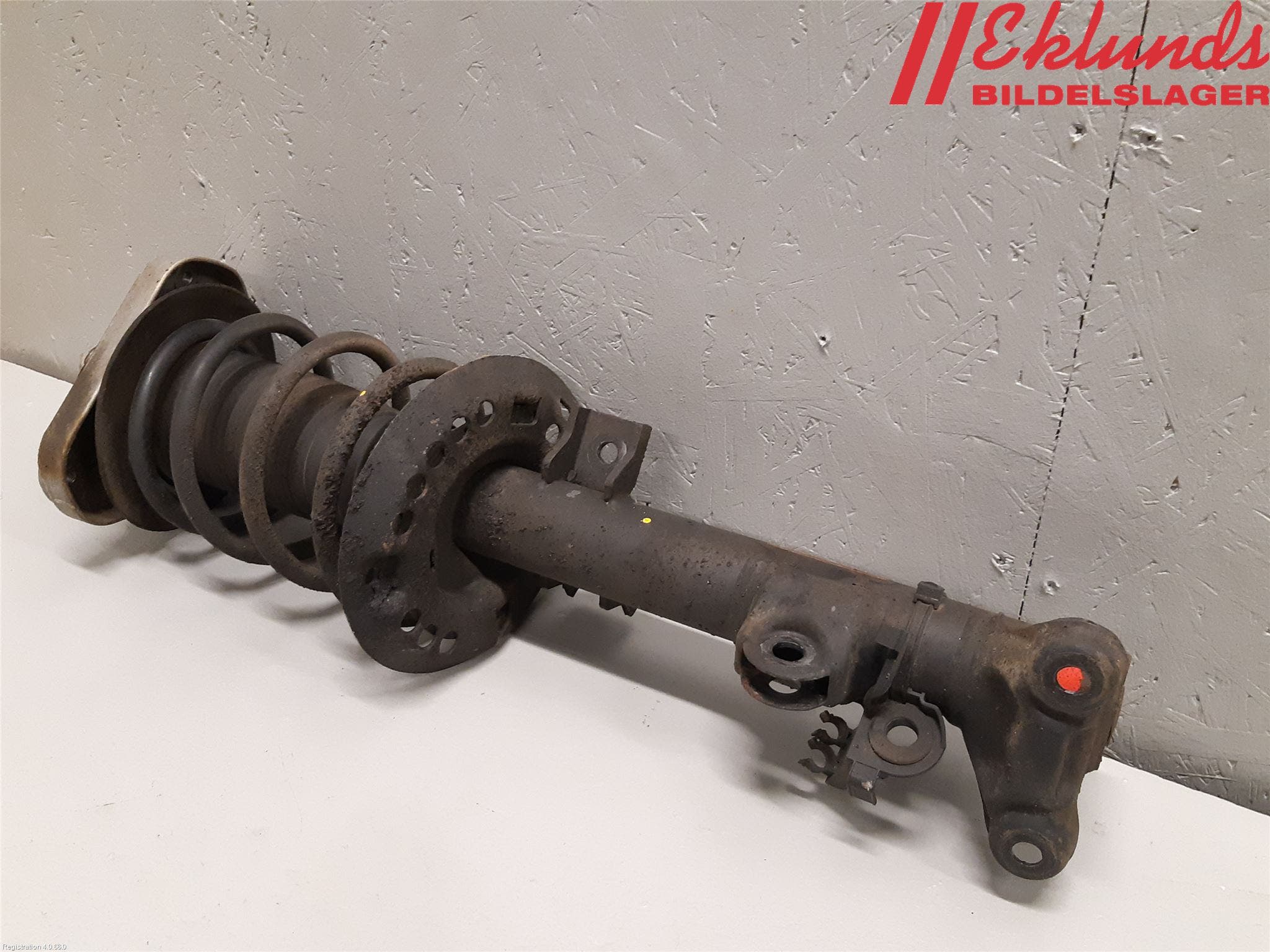 Mercedes-Benz MB E-KLASS (W212) 09-16 Fjäderben Fram Vänster