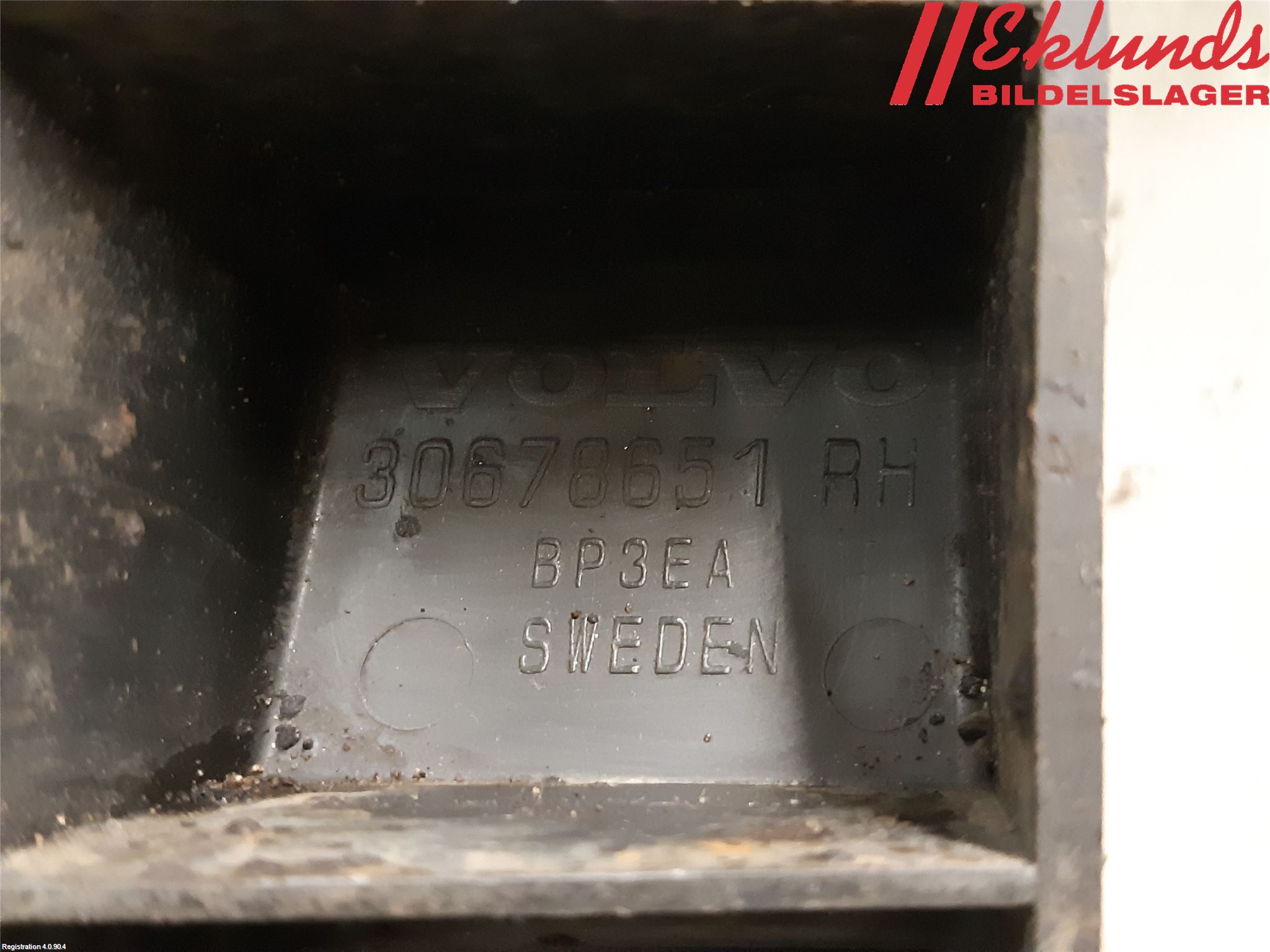 Volvo V70 14-16 Stötfångarfäste Bak Hö