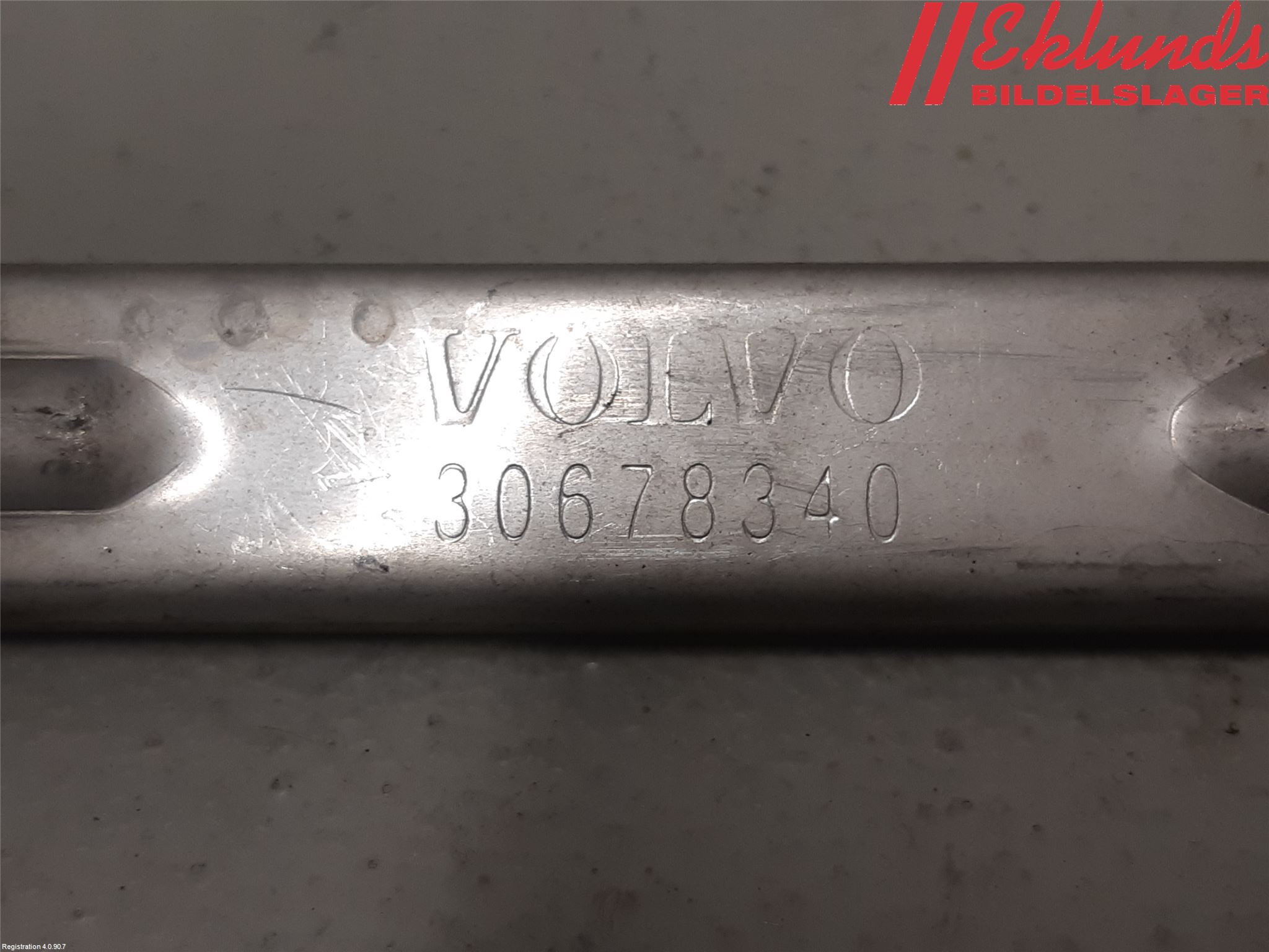 Volvo V70 08-13 Strålkast Fästsarg