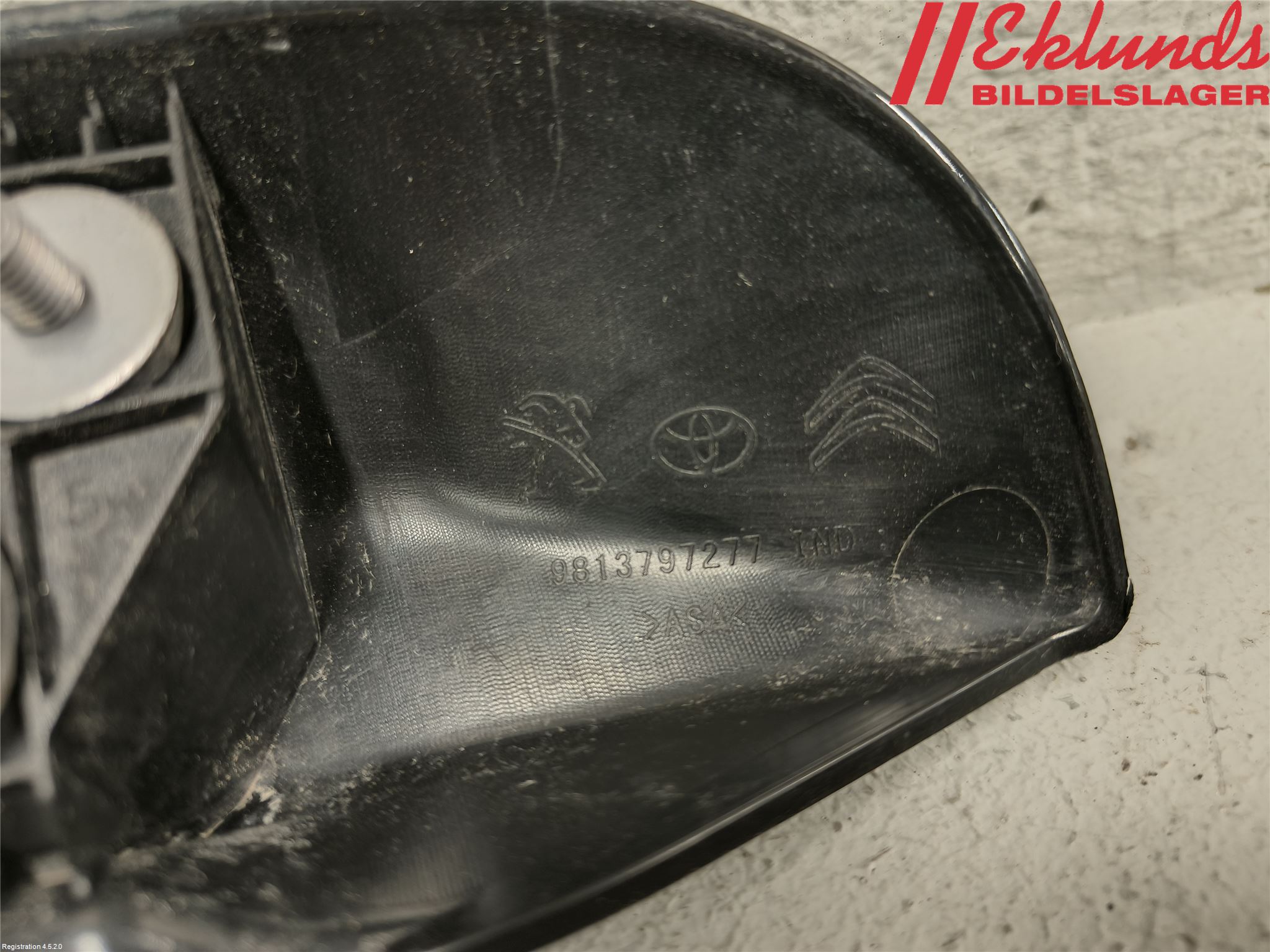 Opel VIVARO 20- Skylt Belysning Fäste