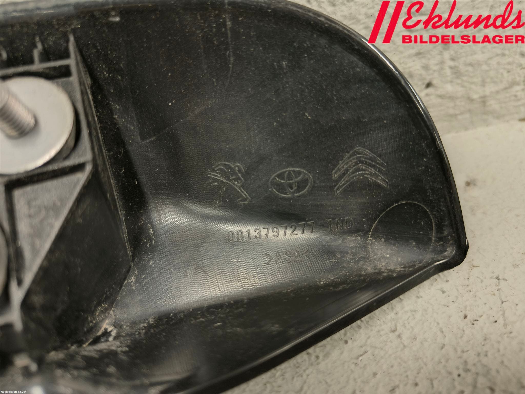 Opel VIVARO 20- Skylt Belysning Fäste