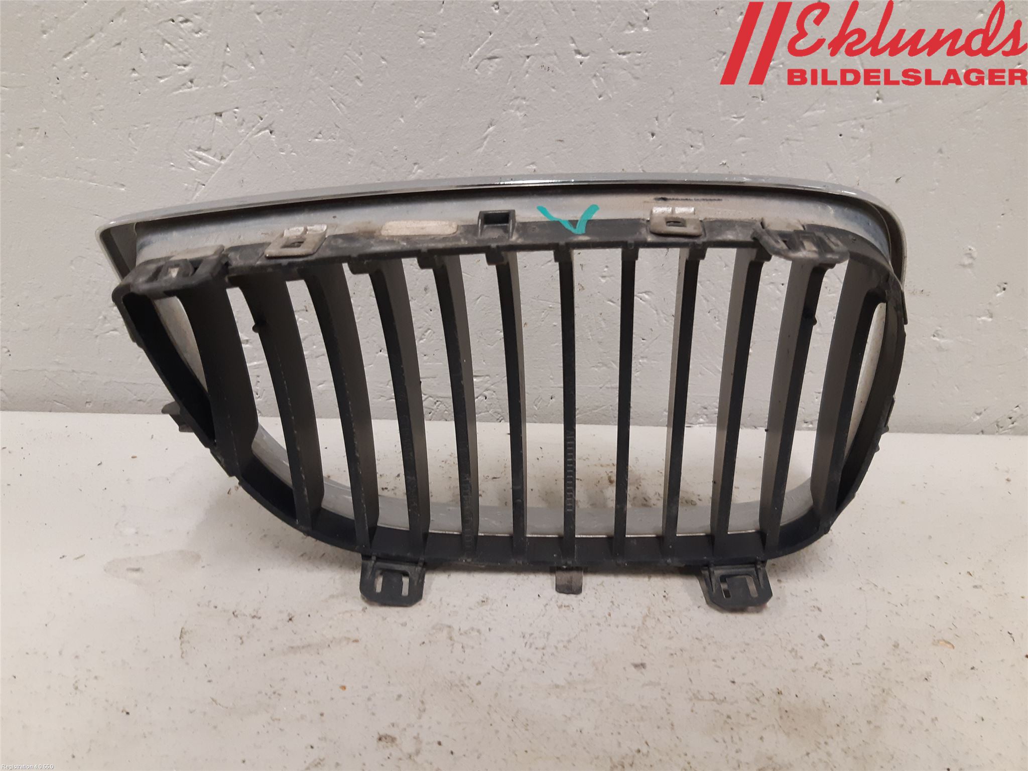 BMW 1 E87/81 5D/3D 03-11 Grilldel Vänster