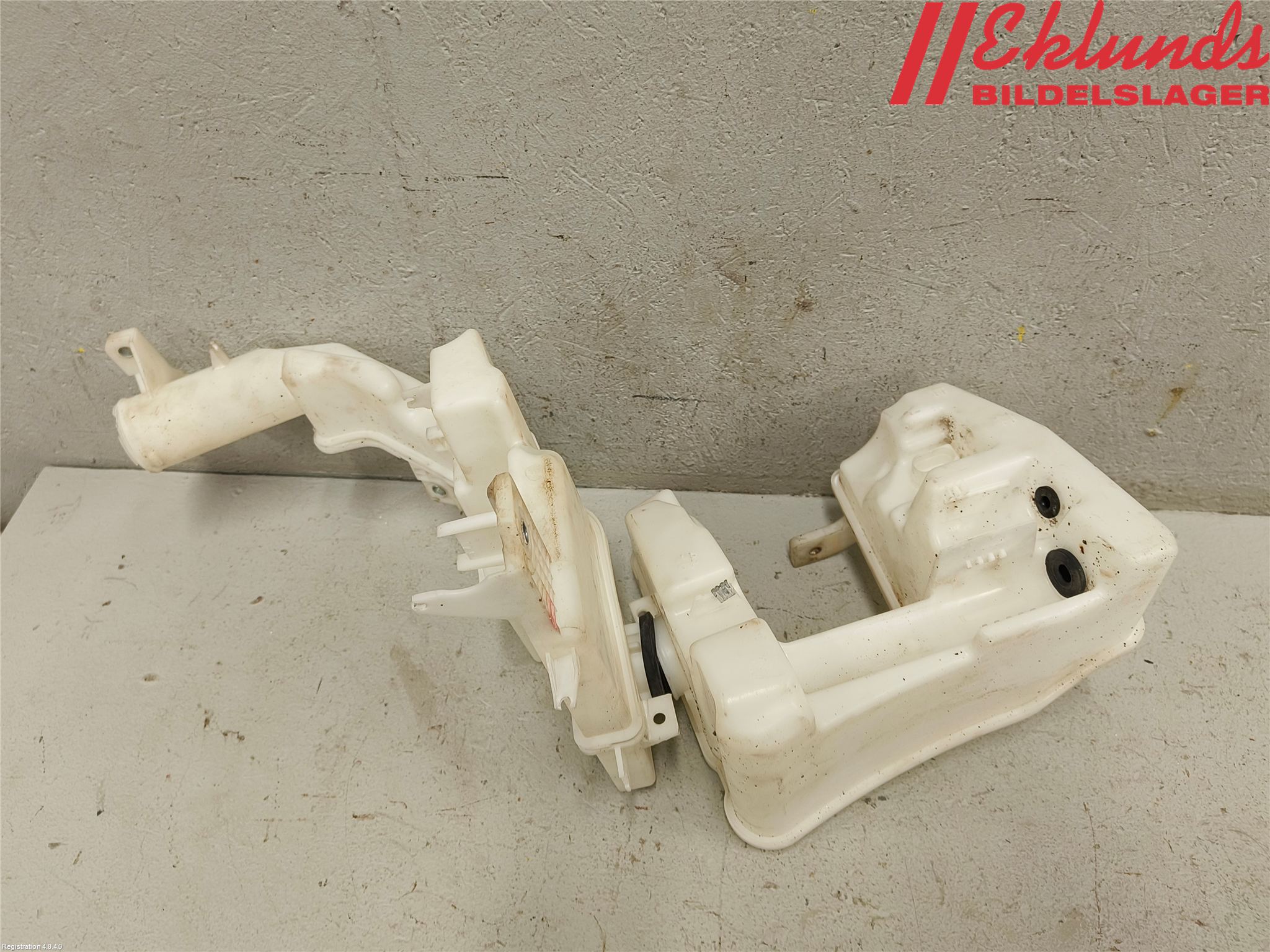 Volkswagen VW PASSAT 11-14 Spolartank Vindruta
