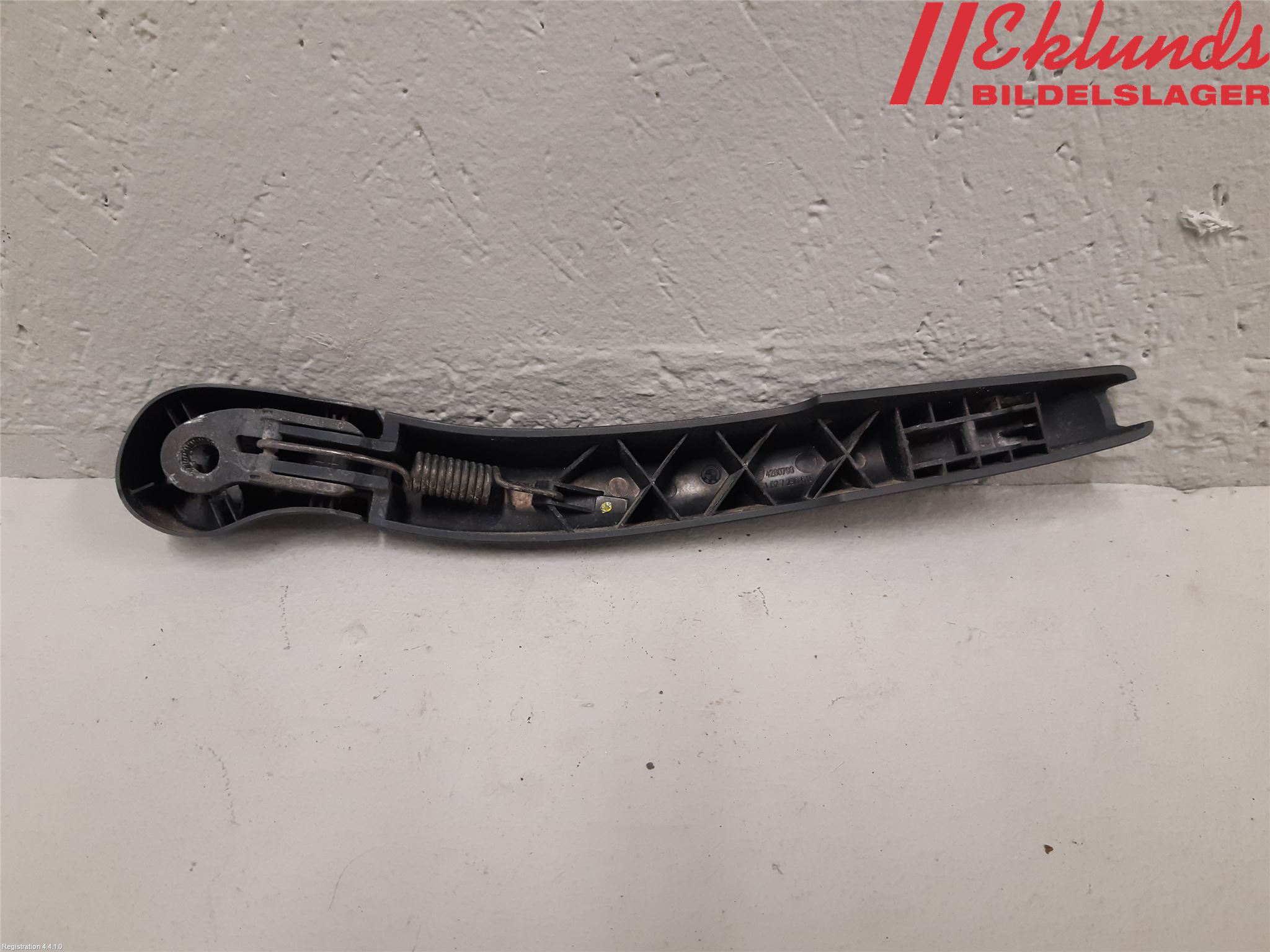 BMW 3 F30/F31/F80 12-19 Torkararm-Bakruta