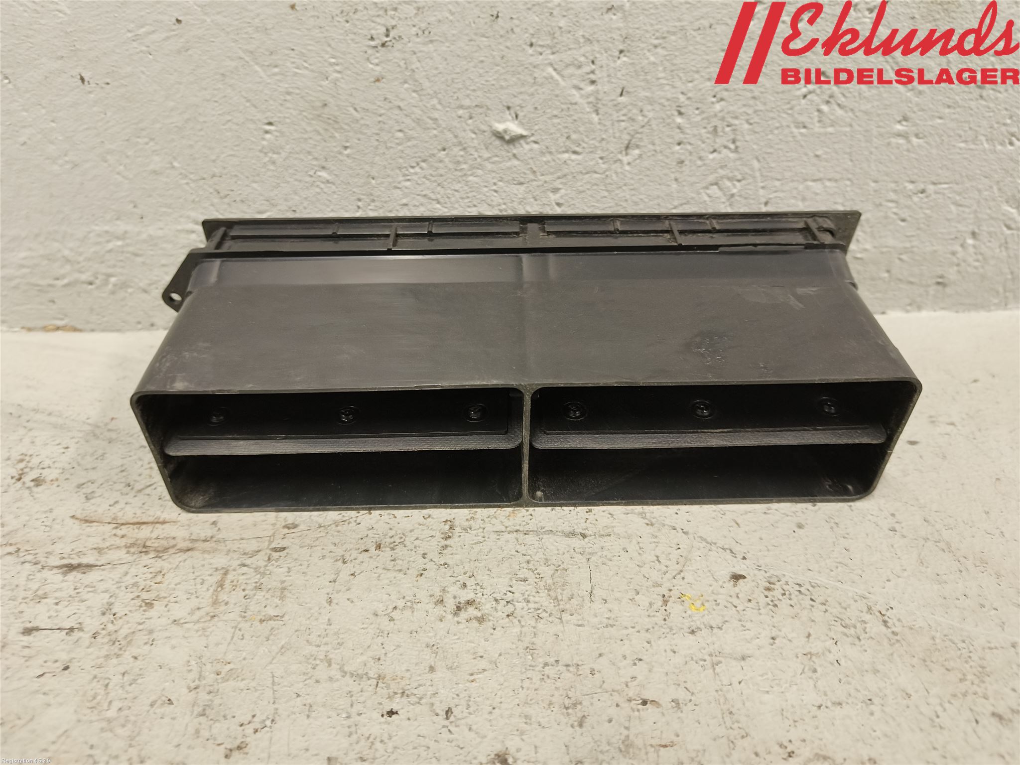 Volvo 240 81-87 Defrosterkanal-Munstycke