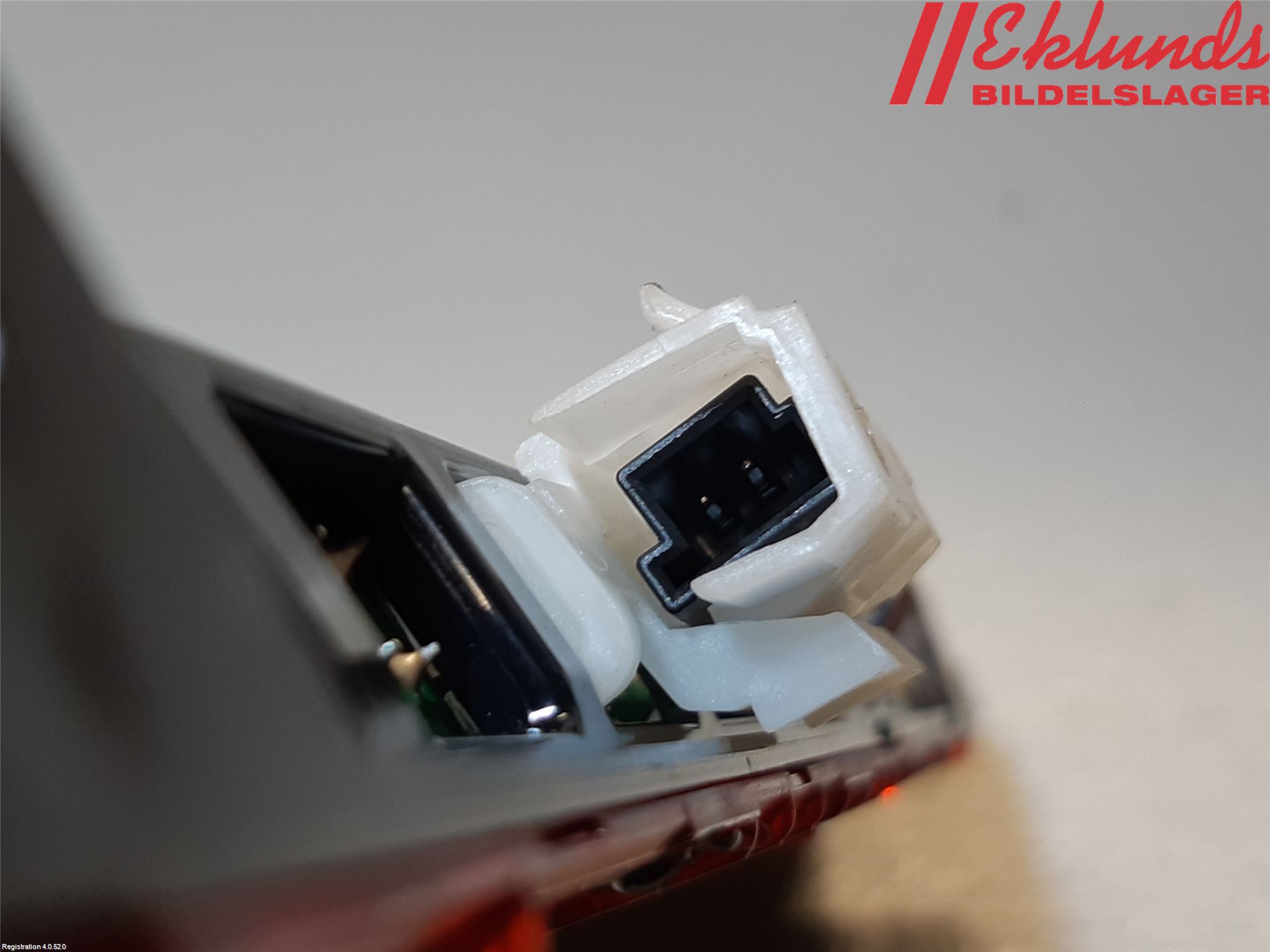 BMW 3 E90/91 SED/TOU 05-12 Bromsljus Bakruta