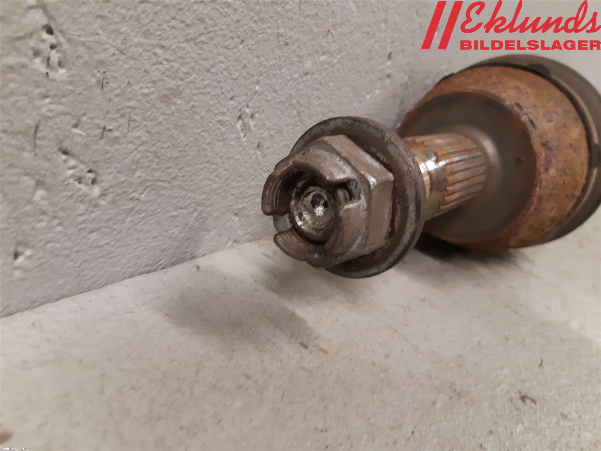 Ford FOCUS 15-18 Drivaxel Fram Vänster