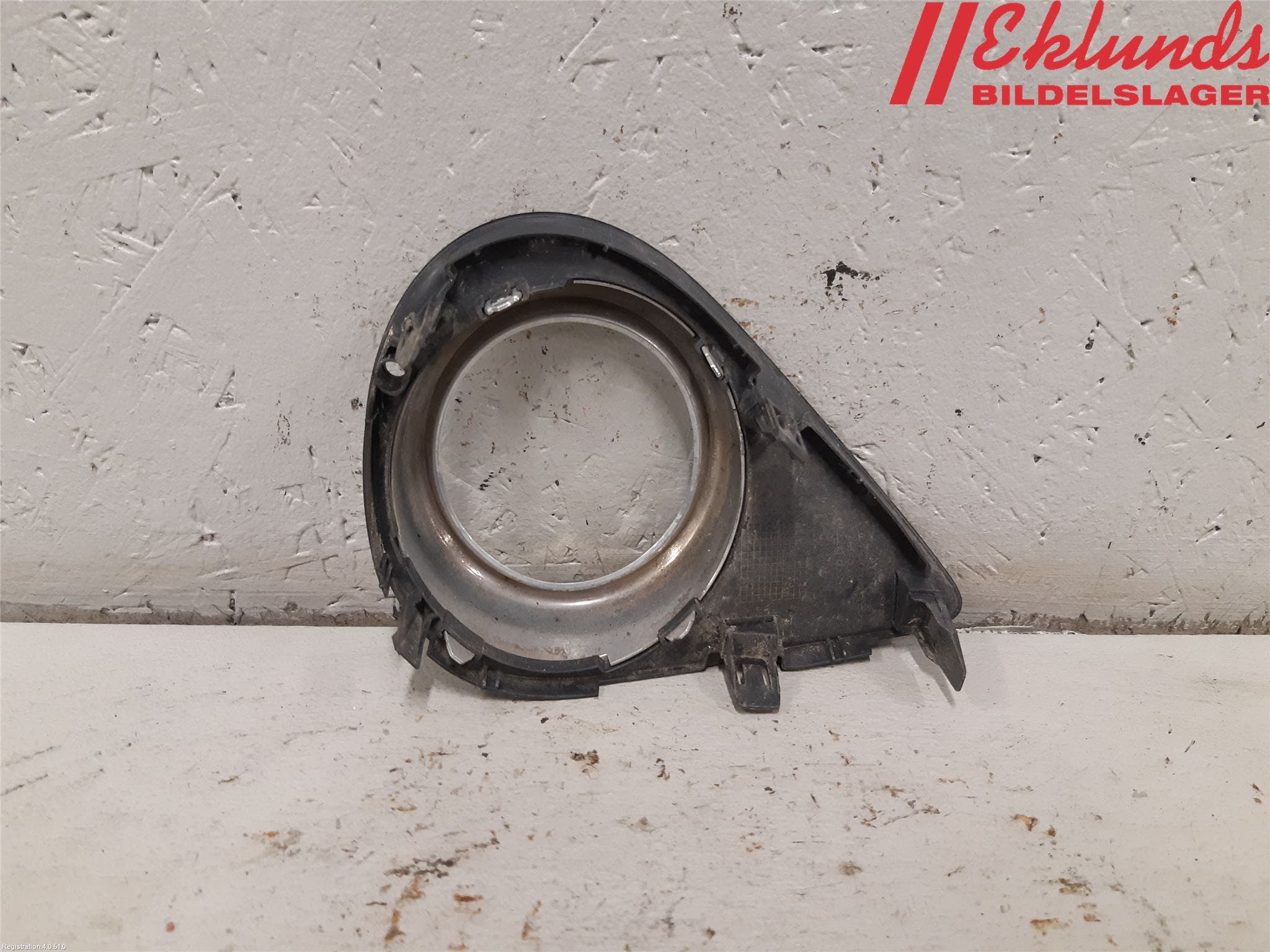 Toyota YARIS XP130 12-14 Dimljussarg Fram