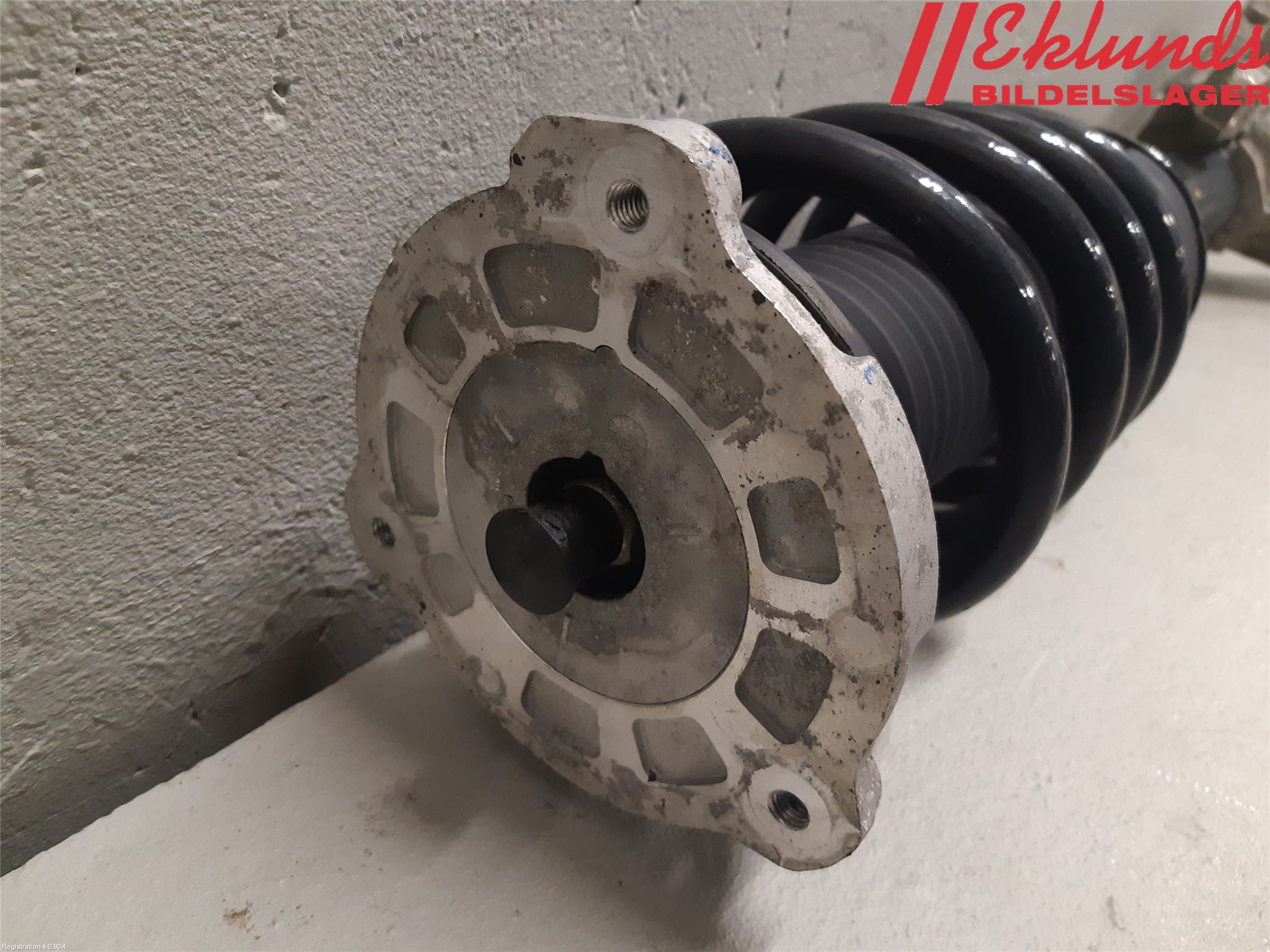 Volvo XC60 18- Fjäderben Fram Höger